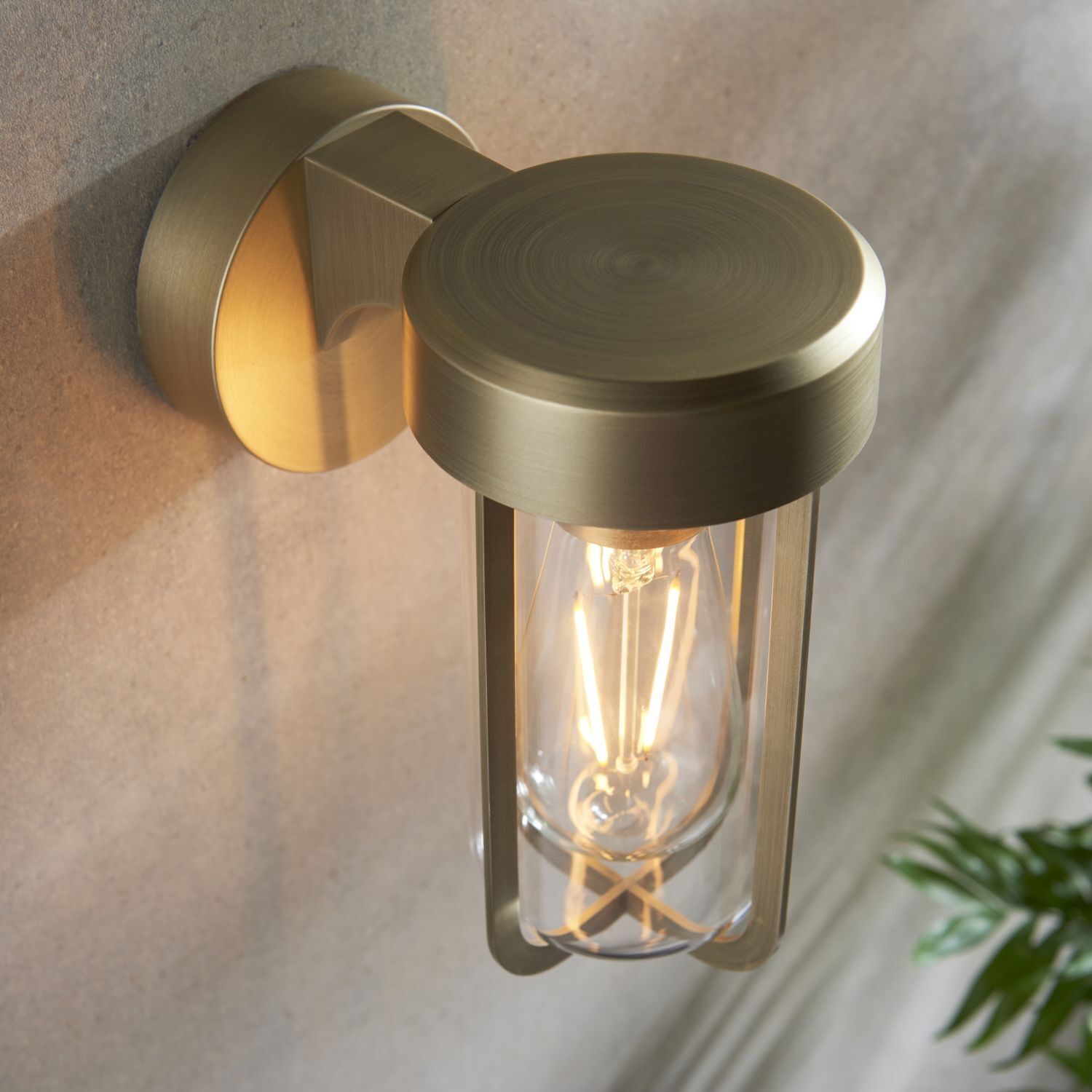 Wandleuchte außen E27 Aluminium Glas IP44 20,8 cm hoch in Gold