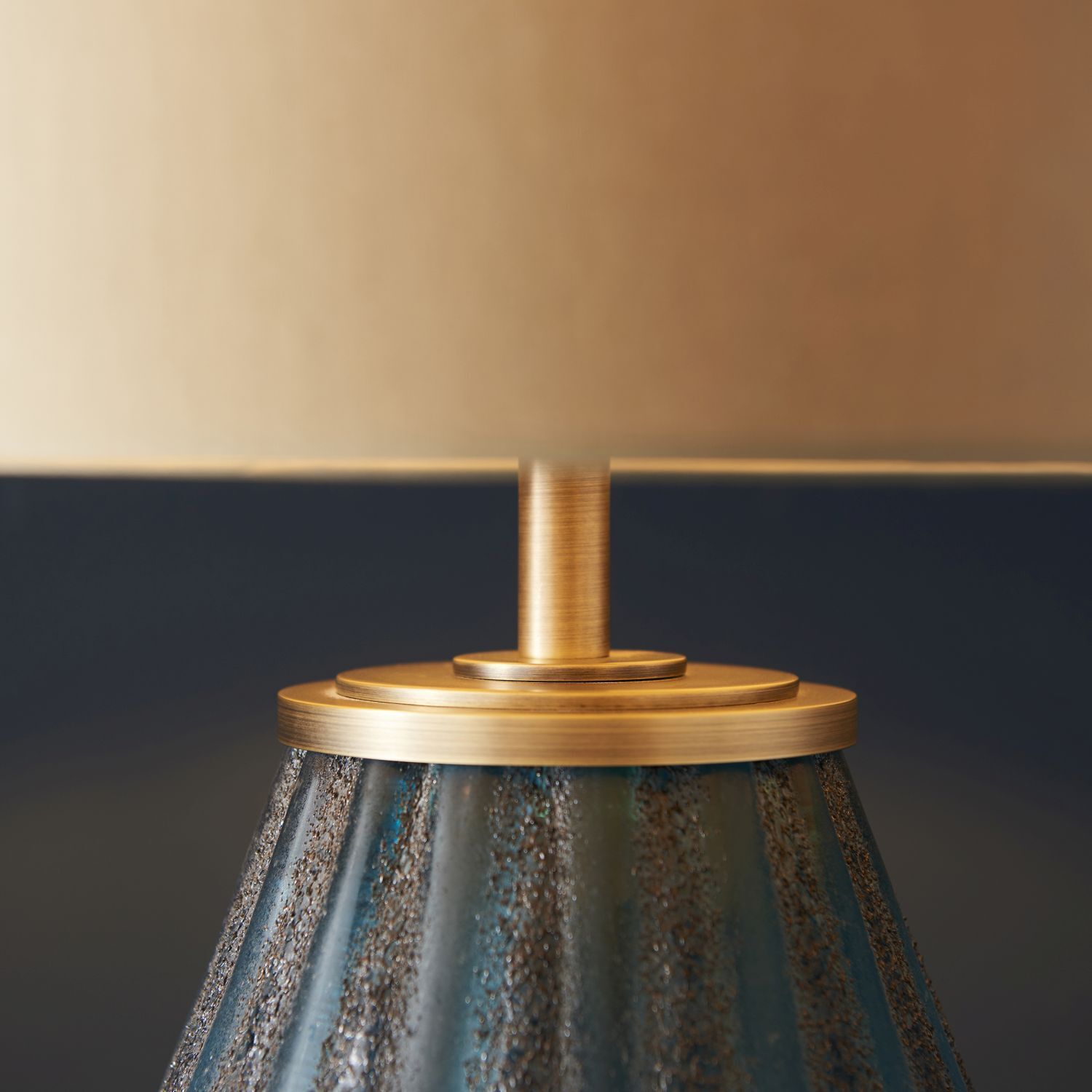 Tischlampe Glas Metall Stoff 53 cm hoch in Türkis Gold Modern