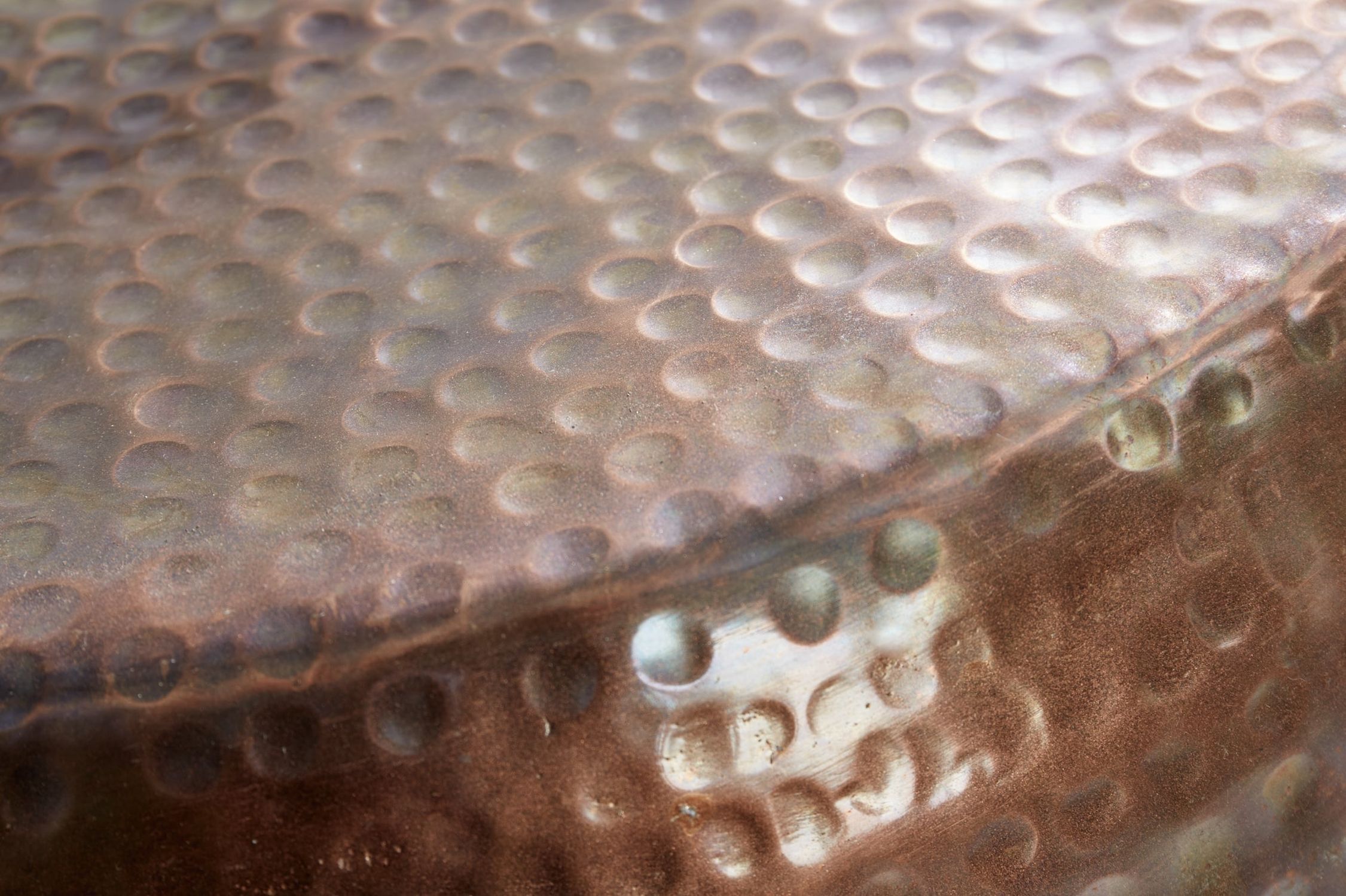 Couchtisch rund Ø 80 cm Metall in Kupfer Handarbeit Kugel, Golf, Golfball, Sport