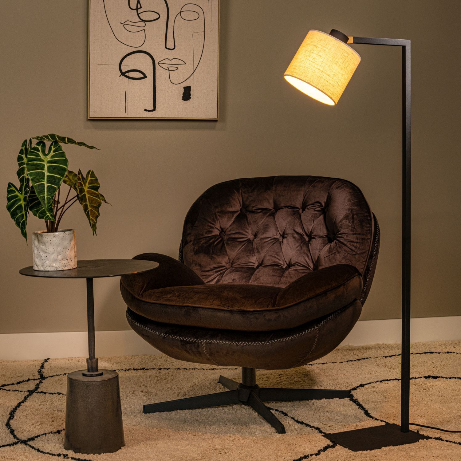 Stehlampe verstellbar Schwarz E27 H:128 cm modern Lampe, Mobiliar, Stuhl, Pflanze, Stehlampe