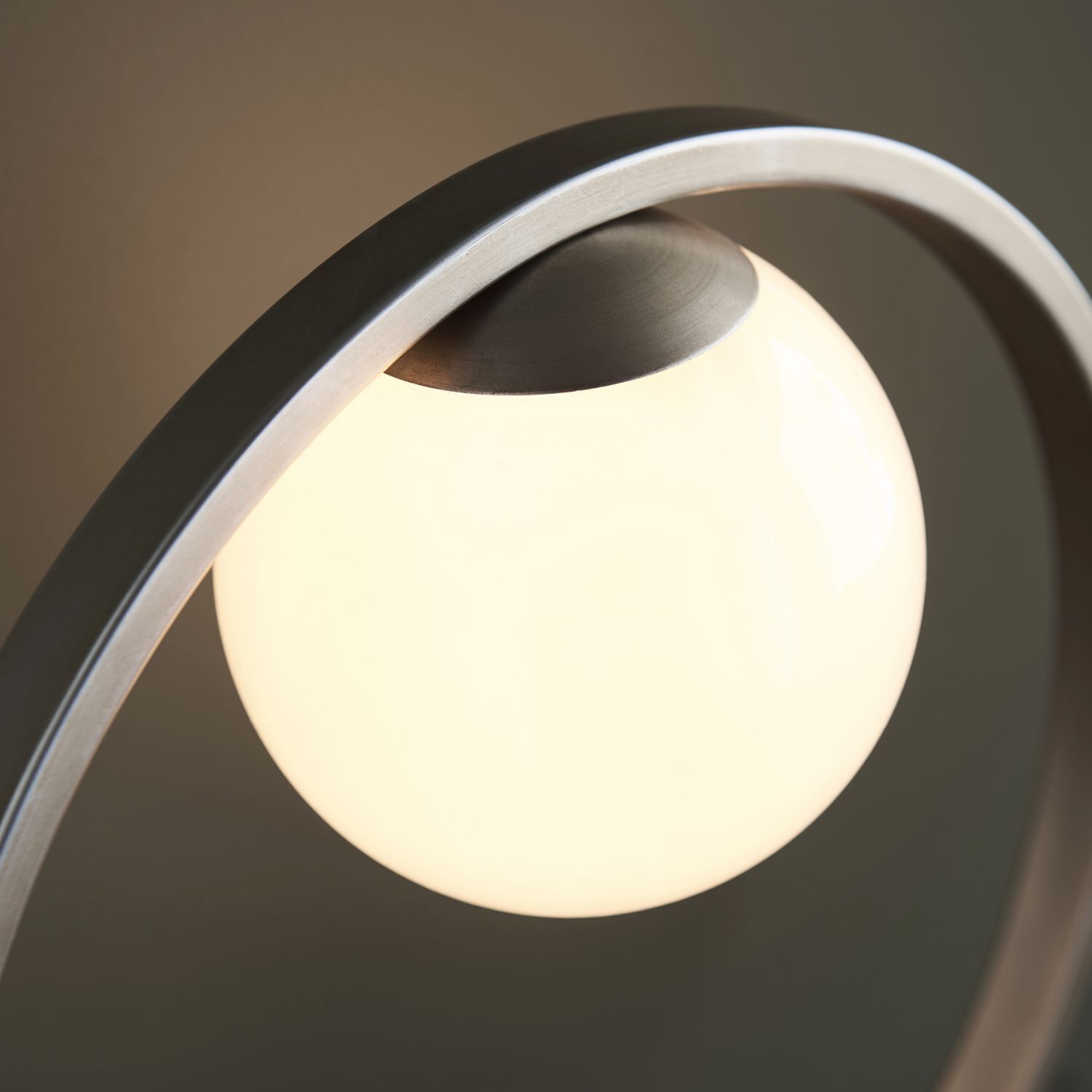Tischlampe Metall Glas H: 32,2 cm in Silber Weiß G9