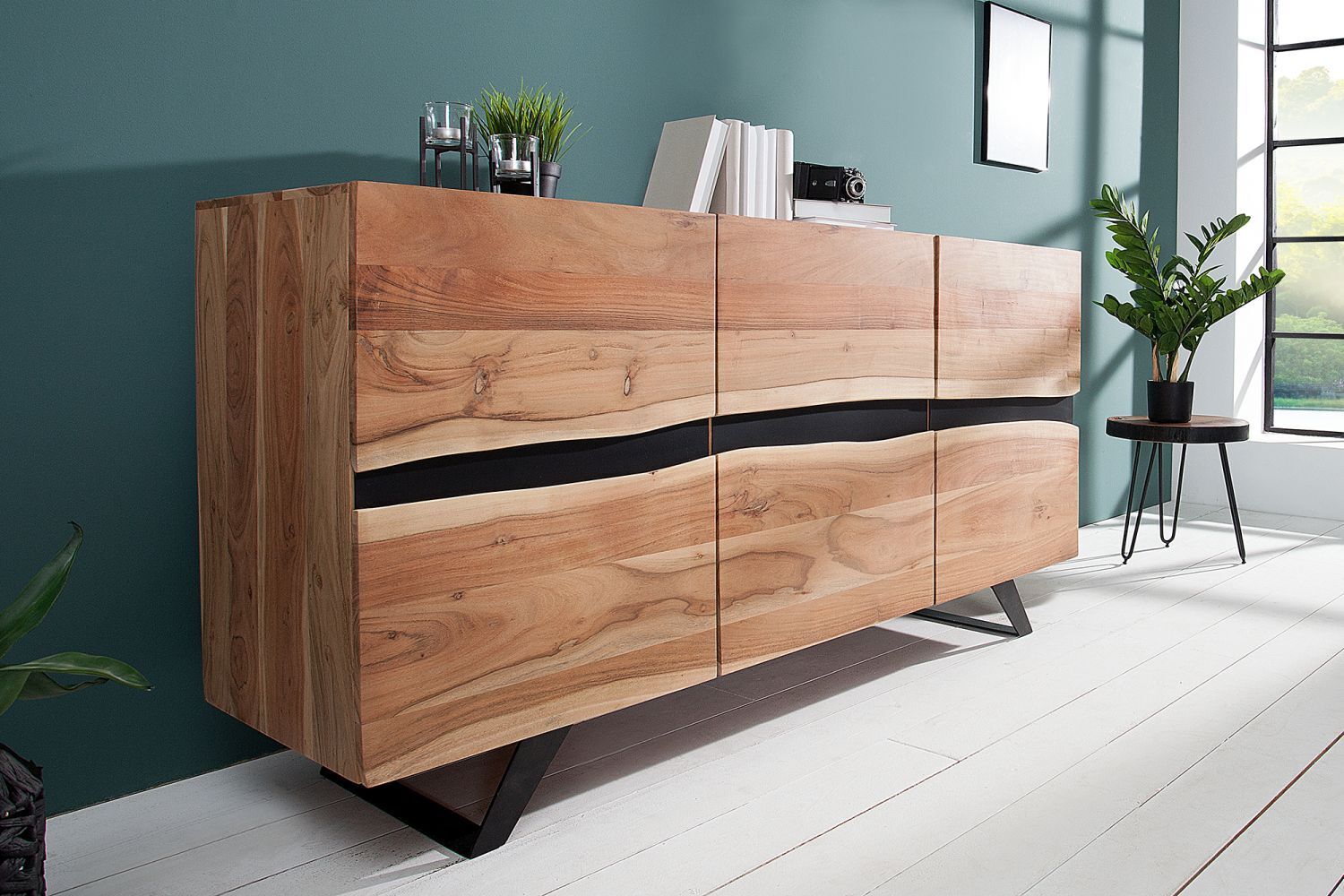 Sideboard Akazienholz Metall 118 cm in Natur Schwarz