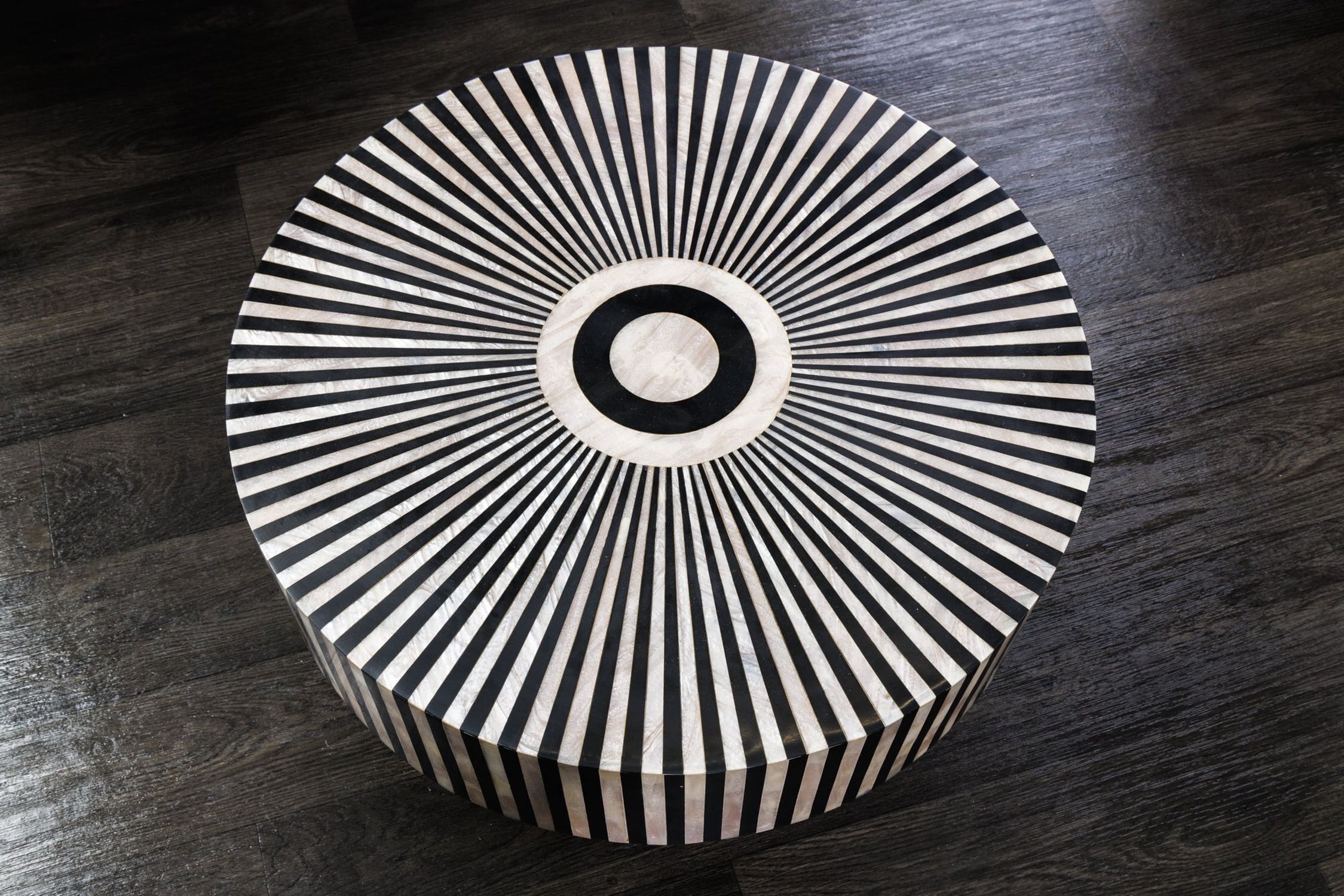 Couchtisch Intarsien in Schwarz Gold Weiß Ø 60 cm Handarbeit Moebel, Tabelle, Teller, Tischplatte