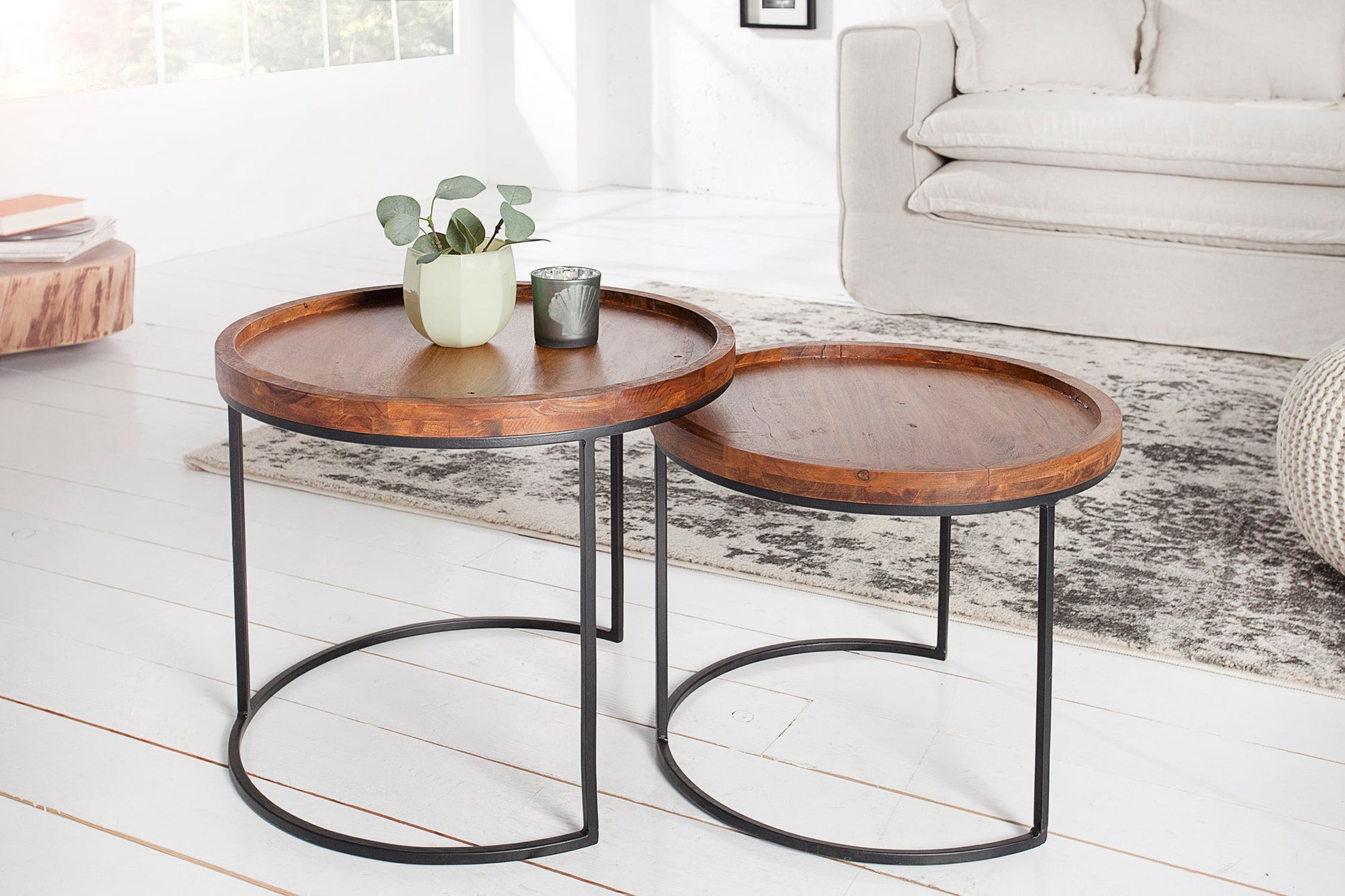 Beistelltisch 2er Set Akazienholz Metall rund Kaffeetisch, Mobiliar, Tabelle, Pflanze, Tischplatte