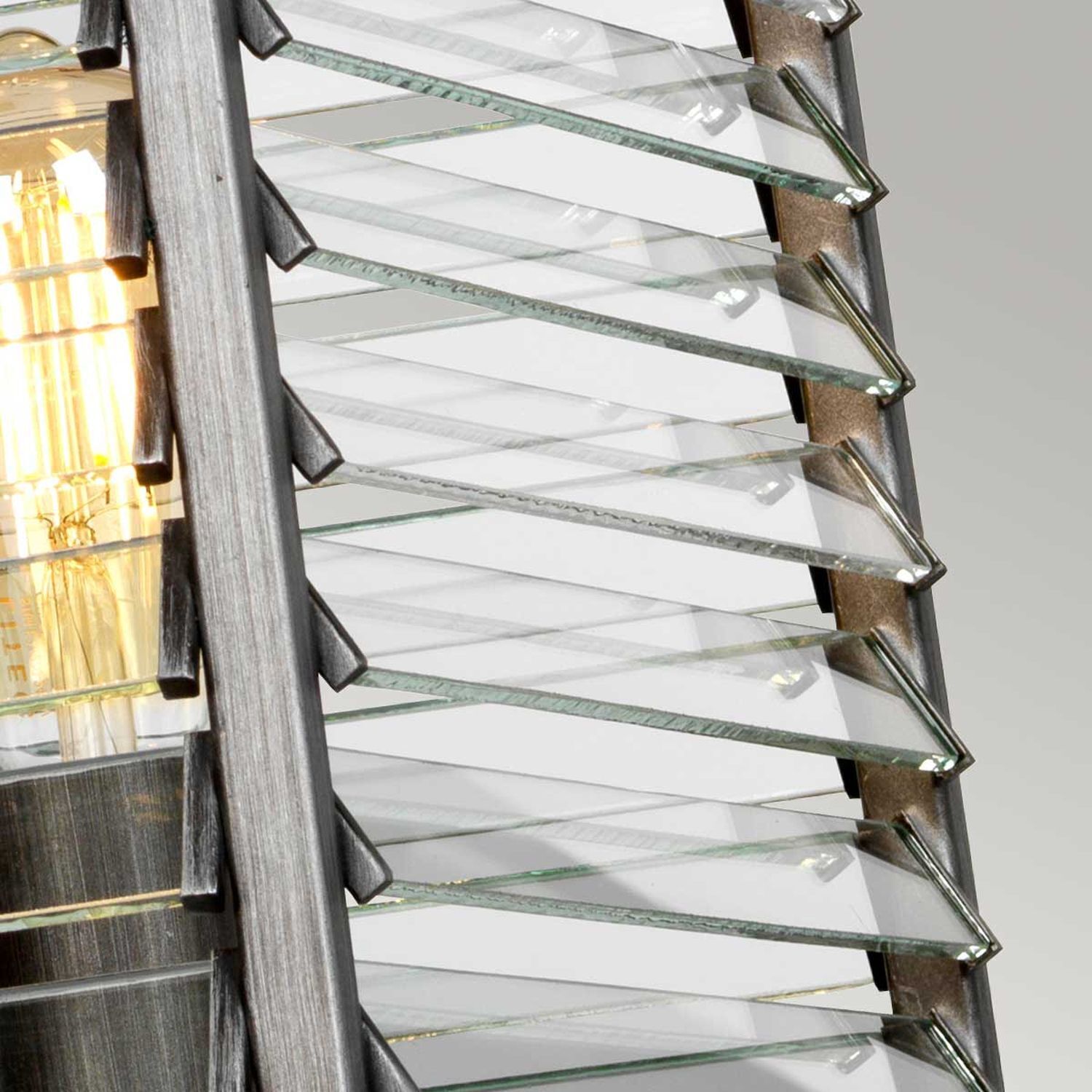Lampe, Lampenklappe, Glasblätter, Lampe mit Glasschlitzen, Metro-Lampe