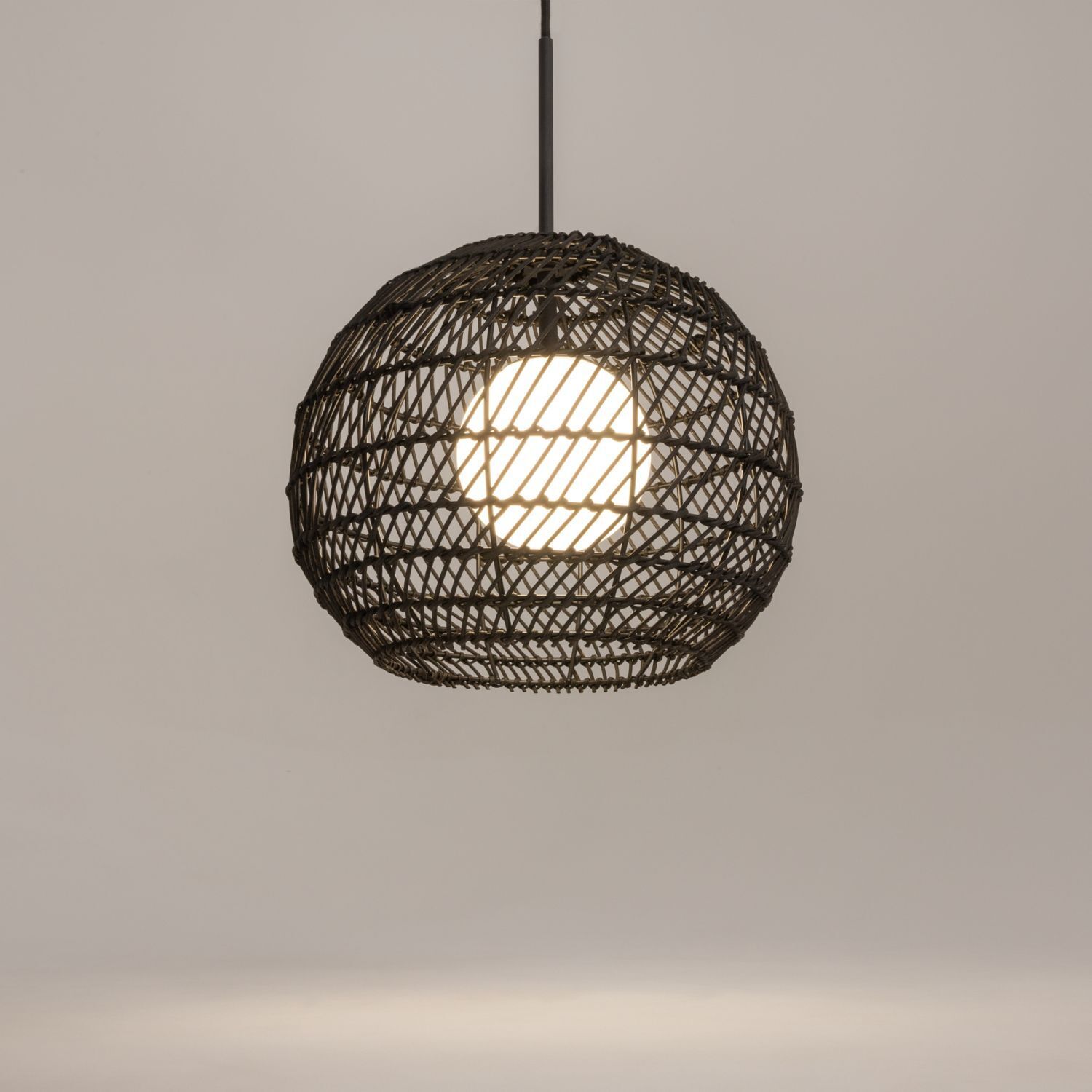 Pendelleuchte Metall Glas G9 rund D: 30 cm Schwarz Weiß