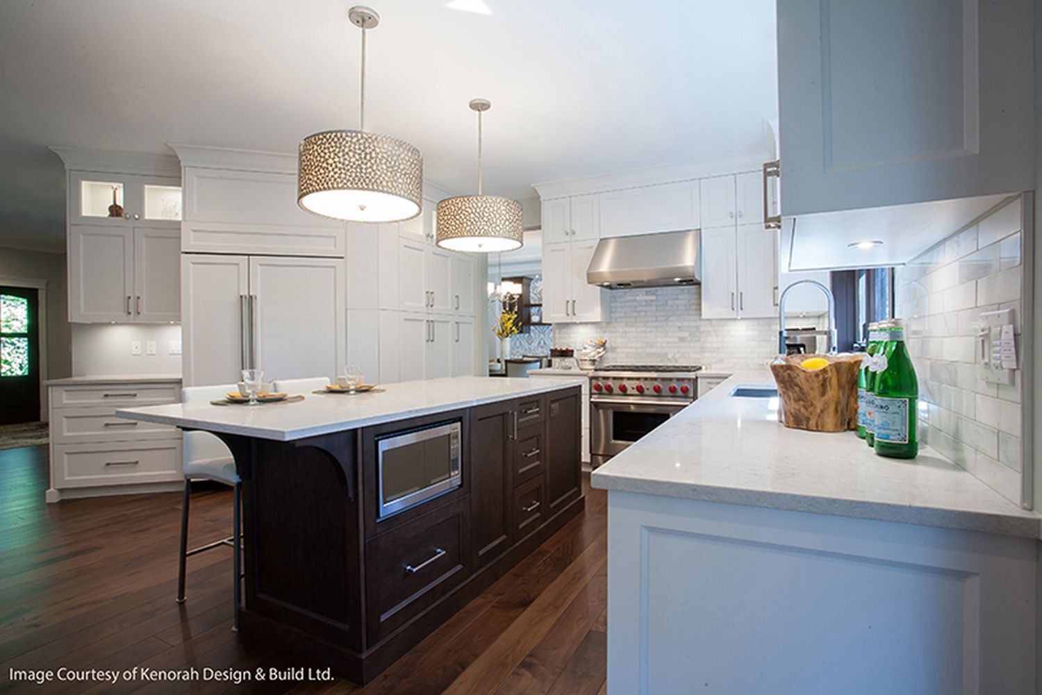 Drinnen, Innenarchitektur, Küche, Kücheninsel, Mikrowelle