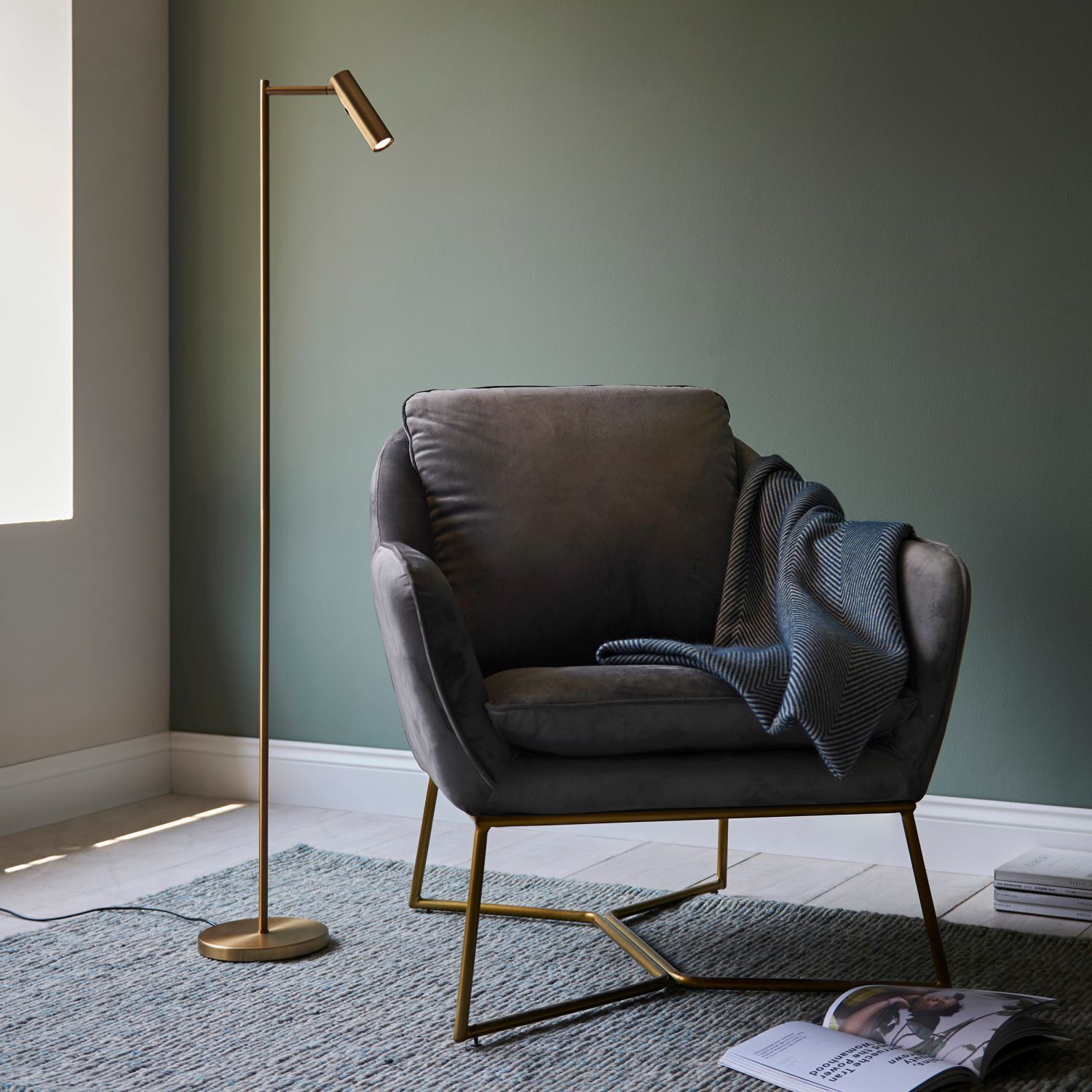 Lampe, Mobiliar, Buch, Stuhl, Stehlampe