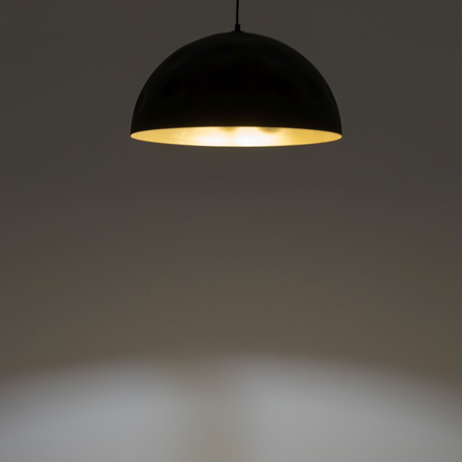 Pendelleuchte Ø 33 cm E27 in Schwarz Gold matt