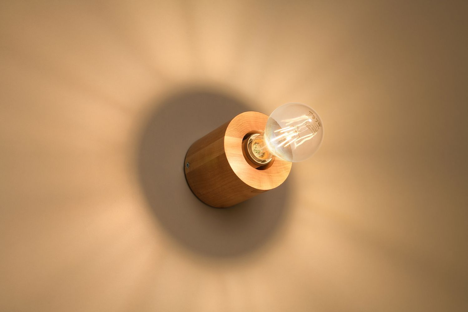 Wohnliche Wandlampe JAZLEAN Holz Ø10cm rund für E27