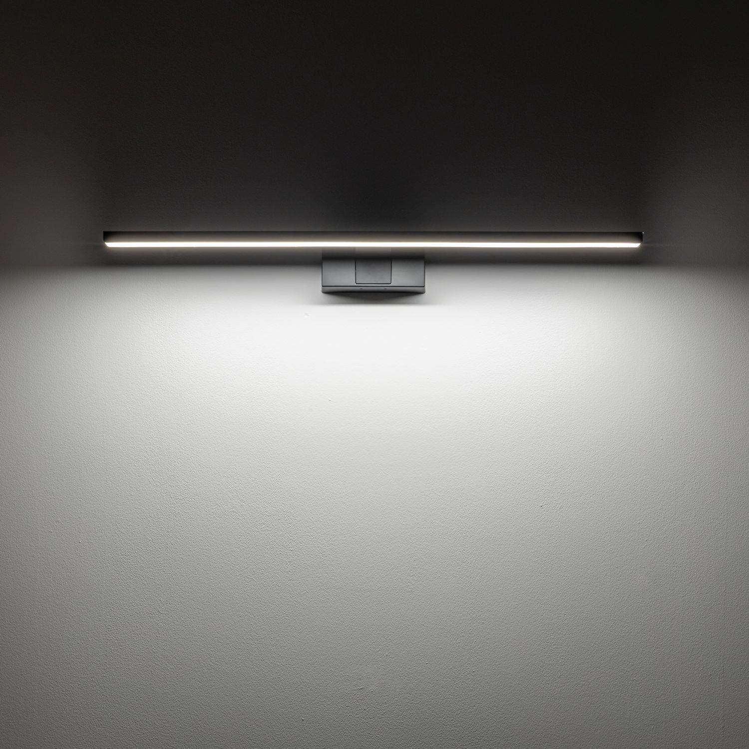 Spiegelleuchte LED Schwarz IP44 4000 K 900 lm neutralweiß