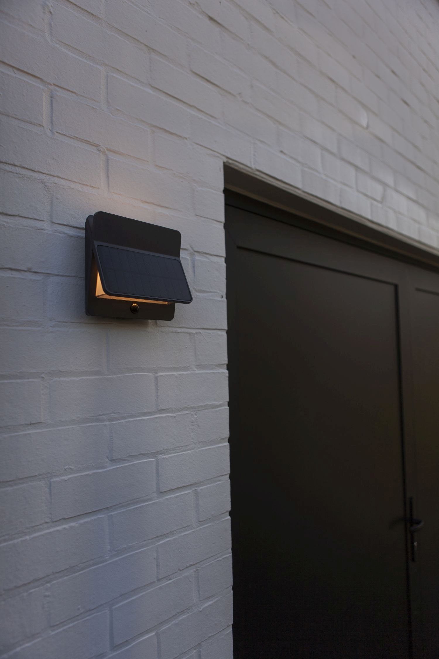 LED Solar Wandleuchte mit Bewegungssensor IP54 3000 K