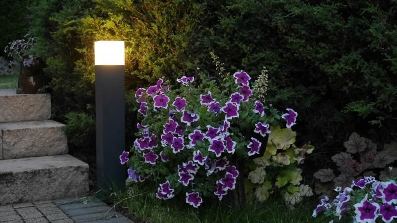 Schwarze Außenlampe Wand IP44 blendarm E27 H:22cm