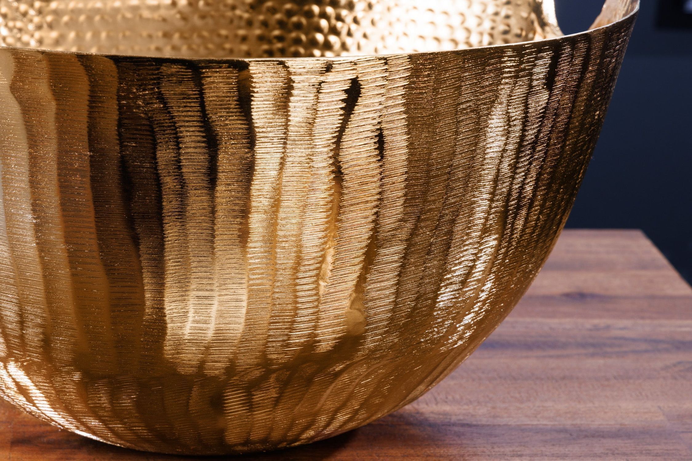 Dekoschale rund Ø 25 cm Hammerschlag in Gold Handarbeit Gewebt