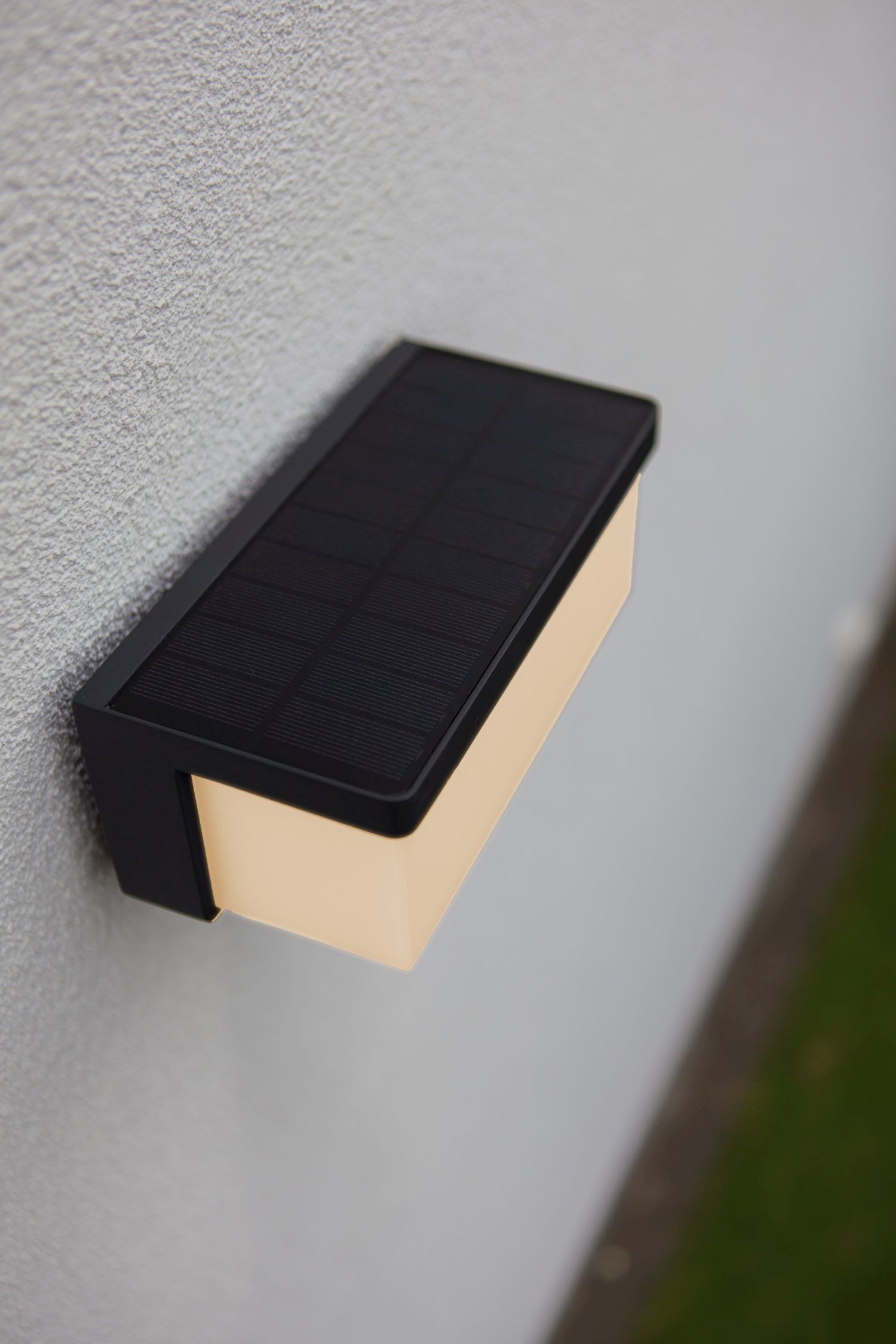 LED Solar Wandleuchte außen Hybrid Netzbetrieb IP44 9 W