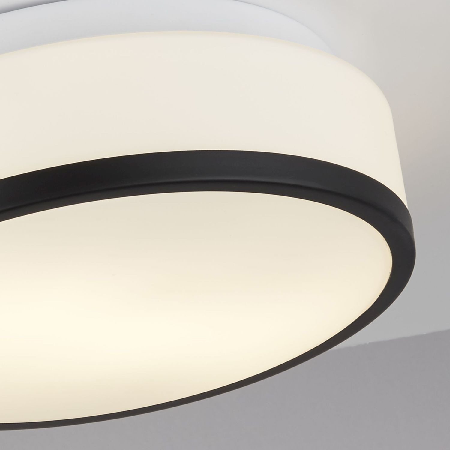 Runde Deckenlampe Bad Ø 29 cm Glas Weiß Schwarz blendarm