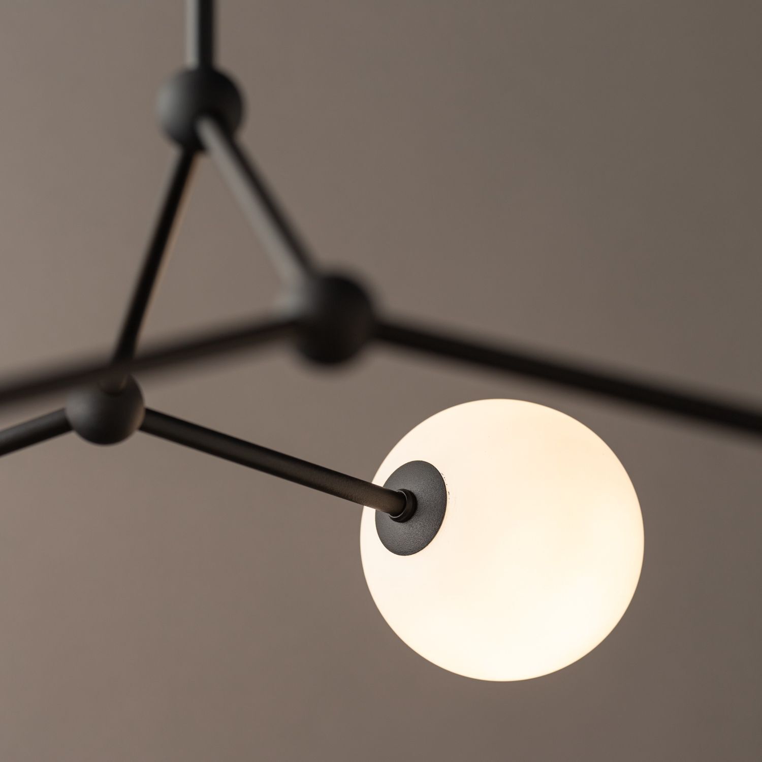 Deckenlampe Kugelschirm Schwarz Weiß Metall Glas