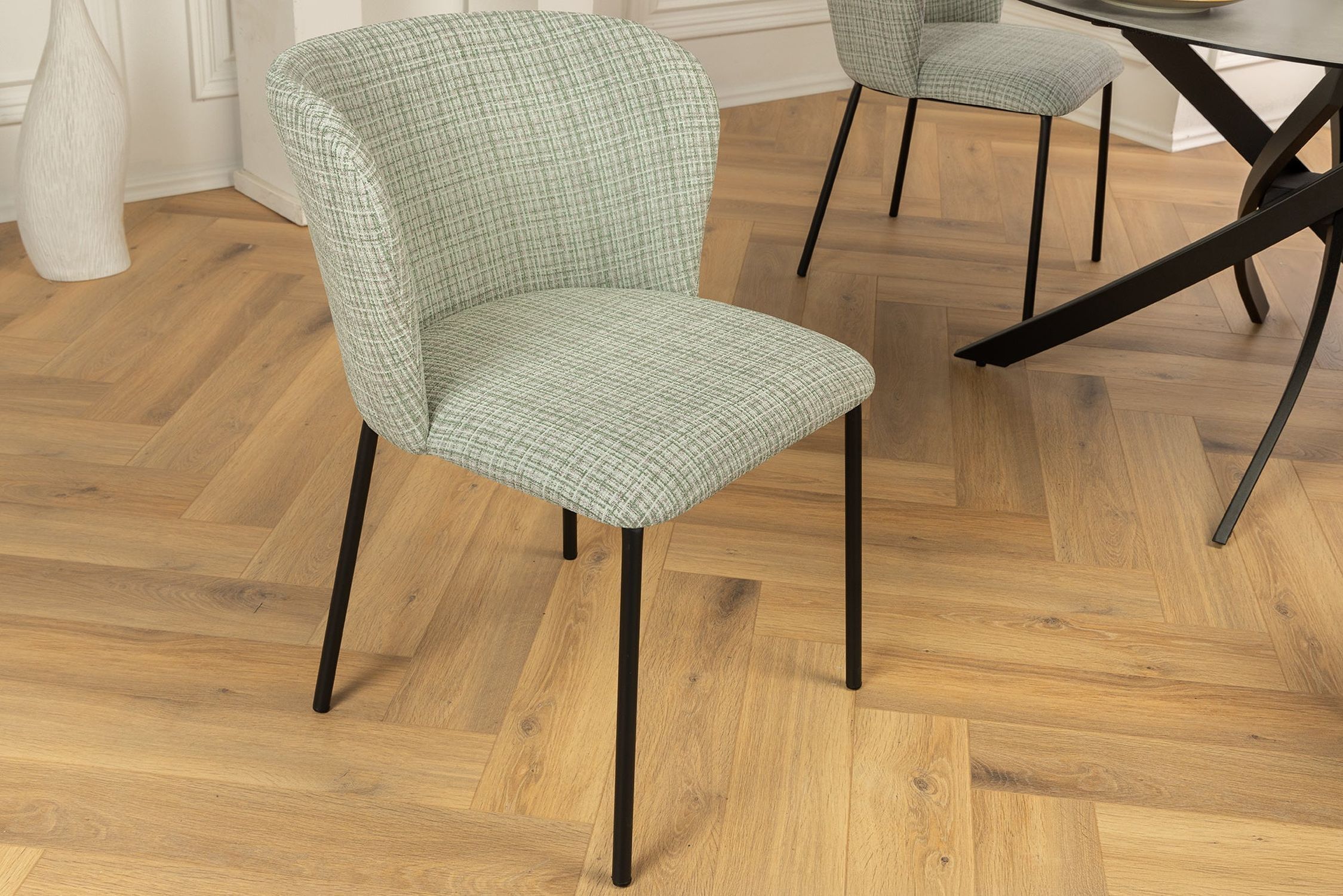 Esszimmerstuhl Bouclé in Grün Rosa kariert ohne Armlehne Moebel, Stuhl, Fußboden, Innenarchitektur, Holz