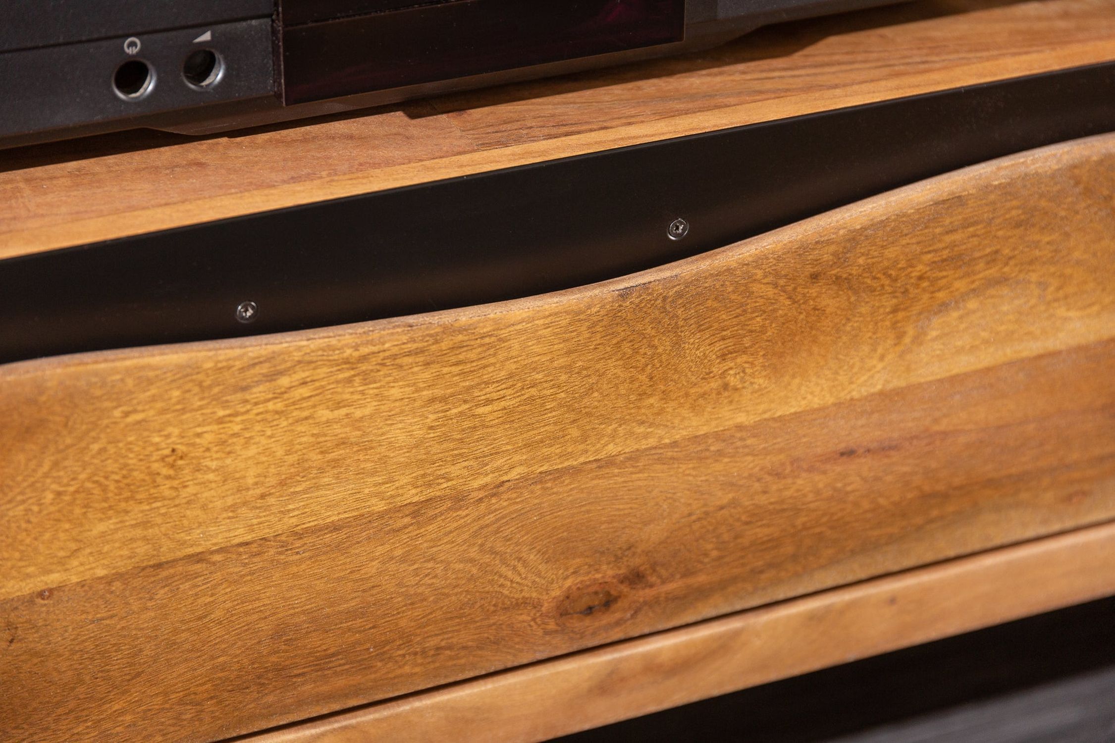 TV Lowboard Holz Akazie Metall 160 cm Kufengestell Baumkante Schublade, Holz, Hartholz, Innenarchitektur, Gebeiztes Holz