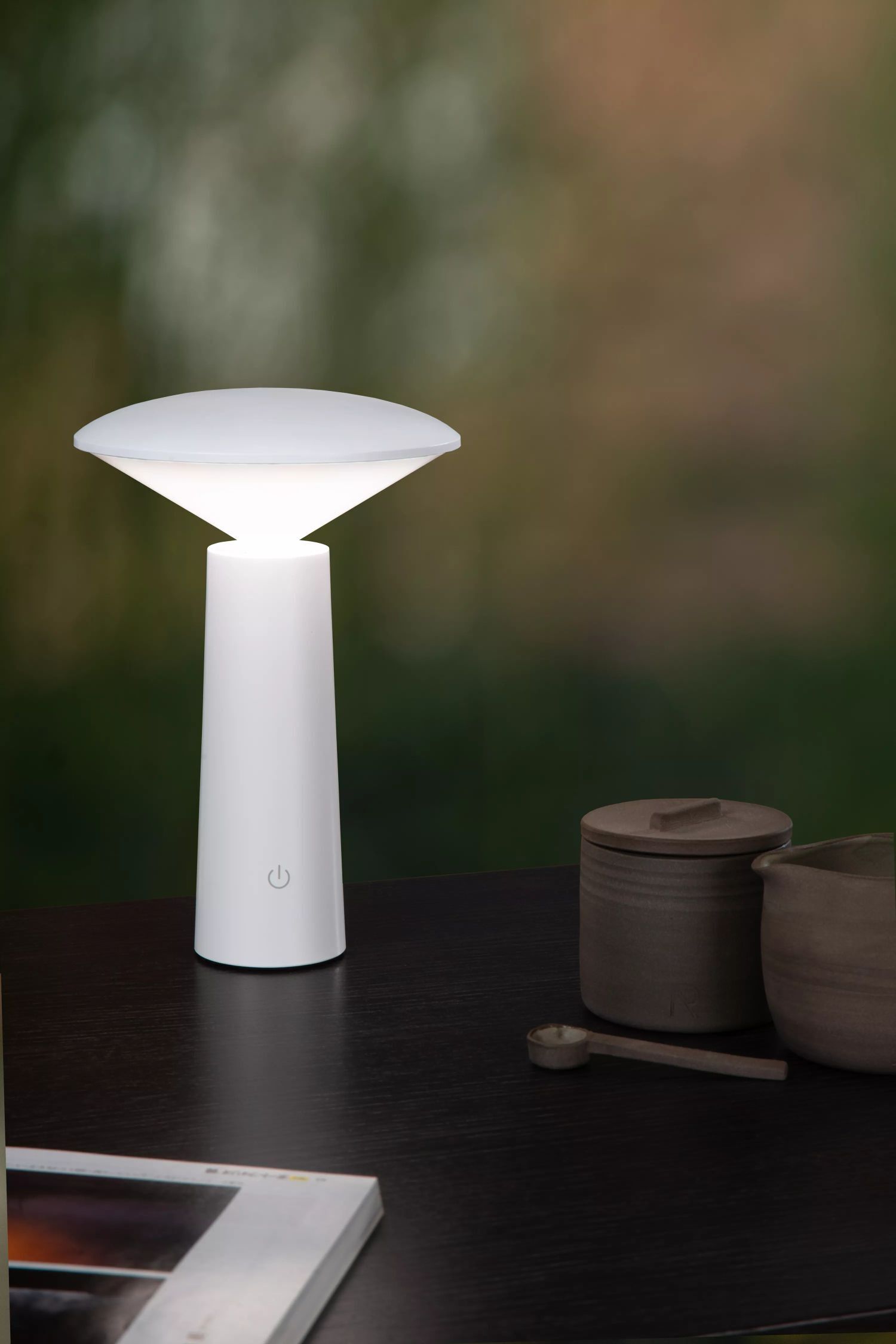 Lampe, Mobiliar, Tabelle