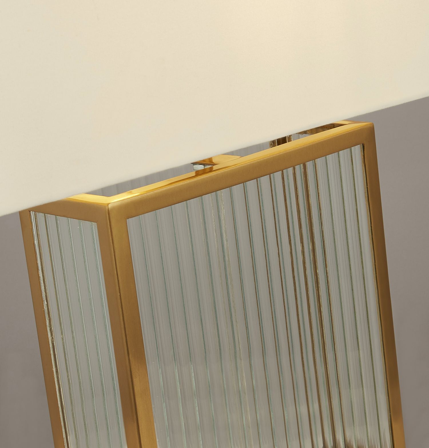 Tischlampe Samtschirm H: 53 cm E27 in Messing Weiß