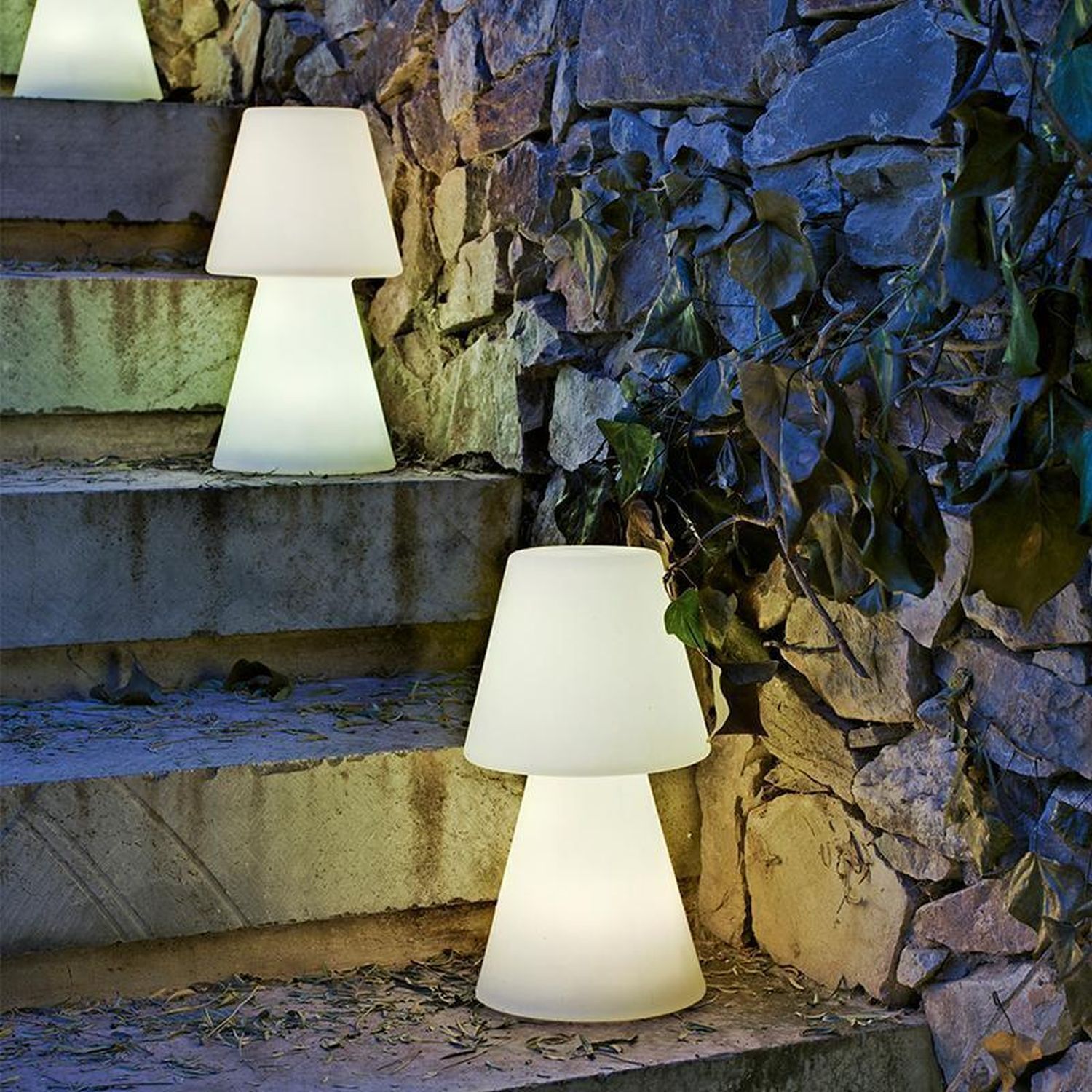 LED Tischleuchte kabellos 30 cm Dimmer Farbwechsel IP65 außen