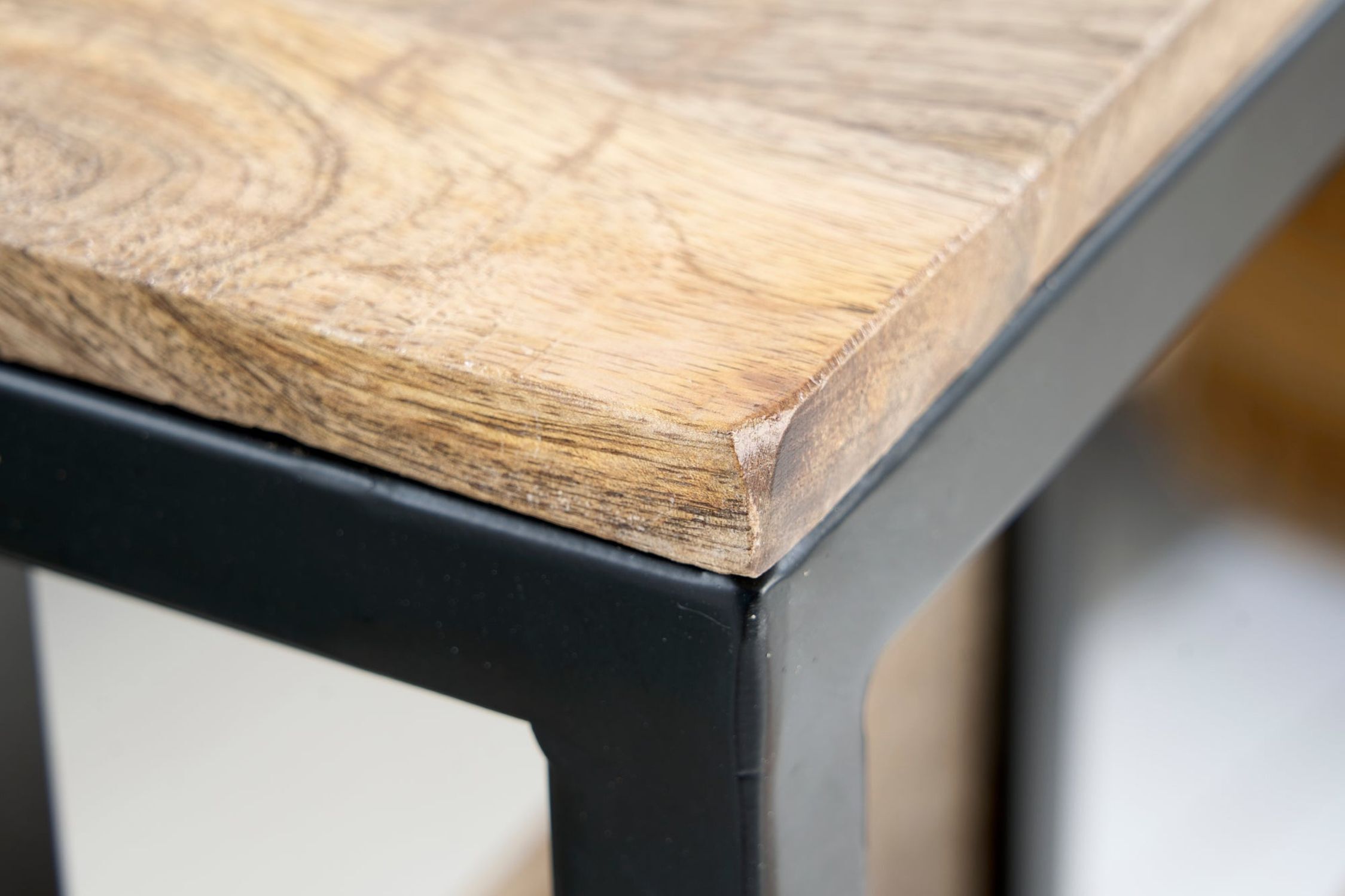 Beistelltisch Mango Holz Metall 45 x 30 cm C-Form Beistelltisch Mango Holz Metall 45 x 30 cm C-Form