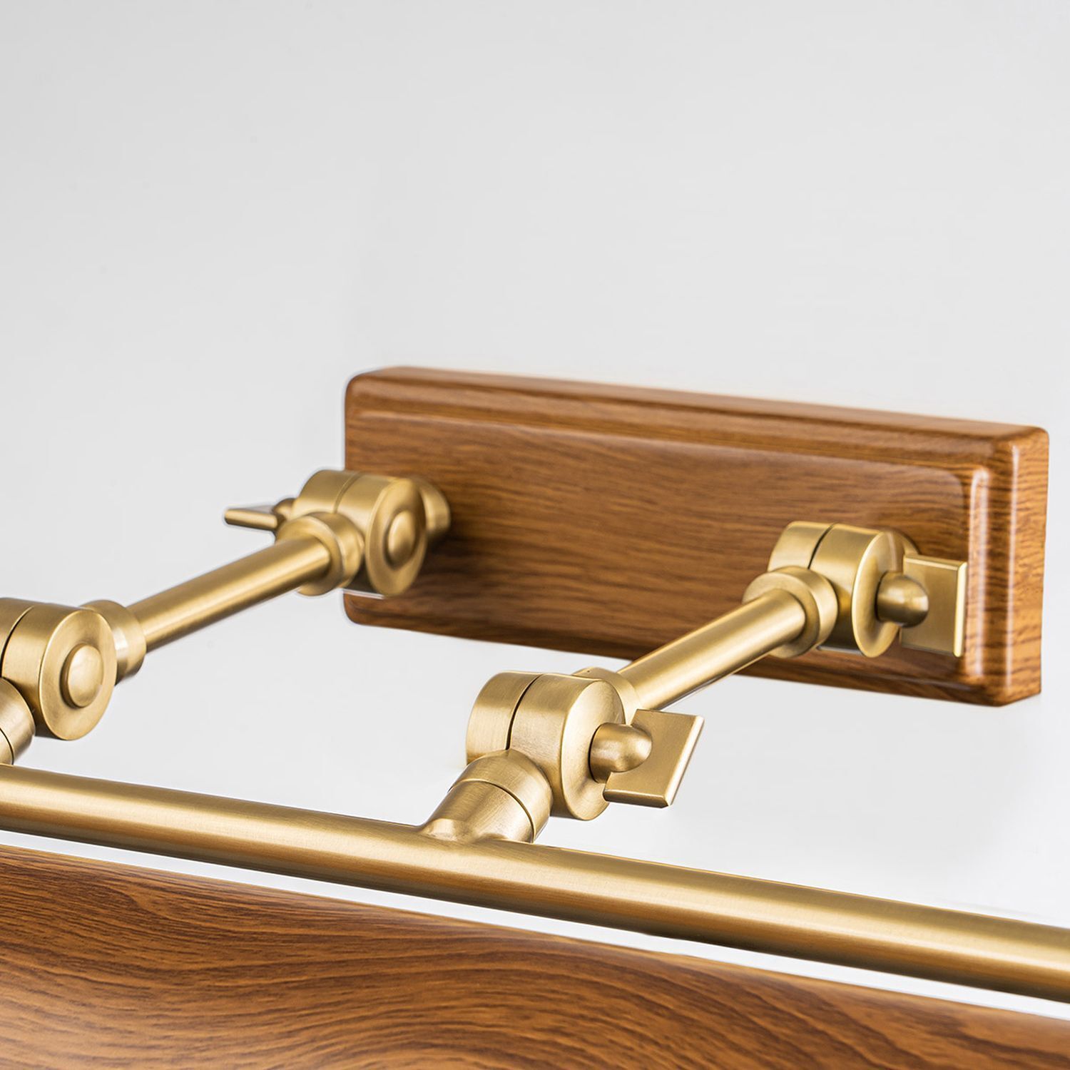 Bilderleuchte Holzoptik Metall 70 cm in Eiche Messing Antik Bronze, Griff, Holz, Handlauf