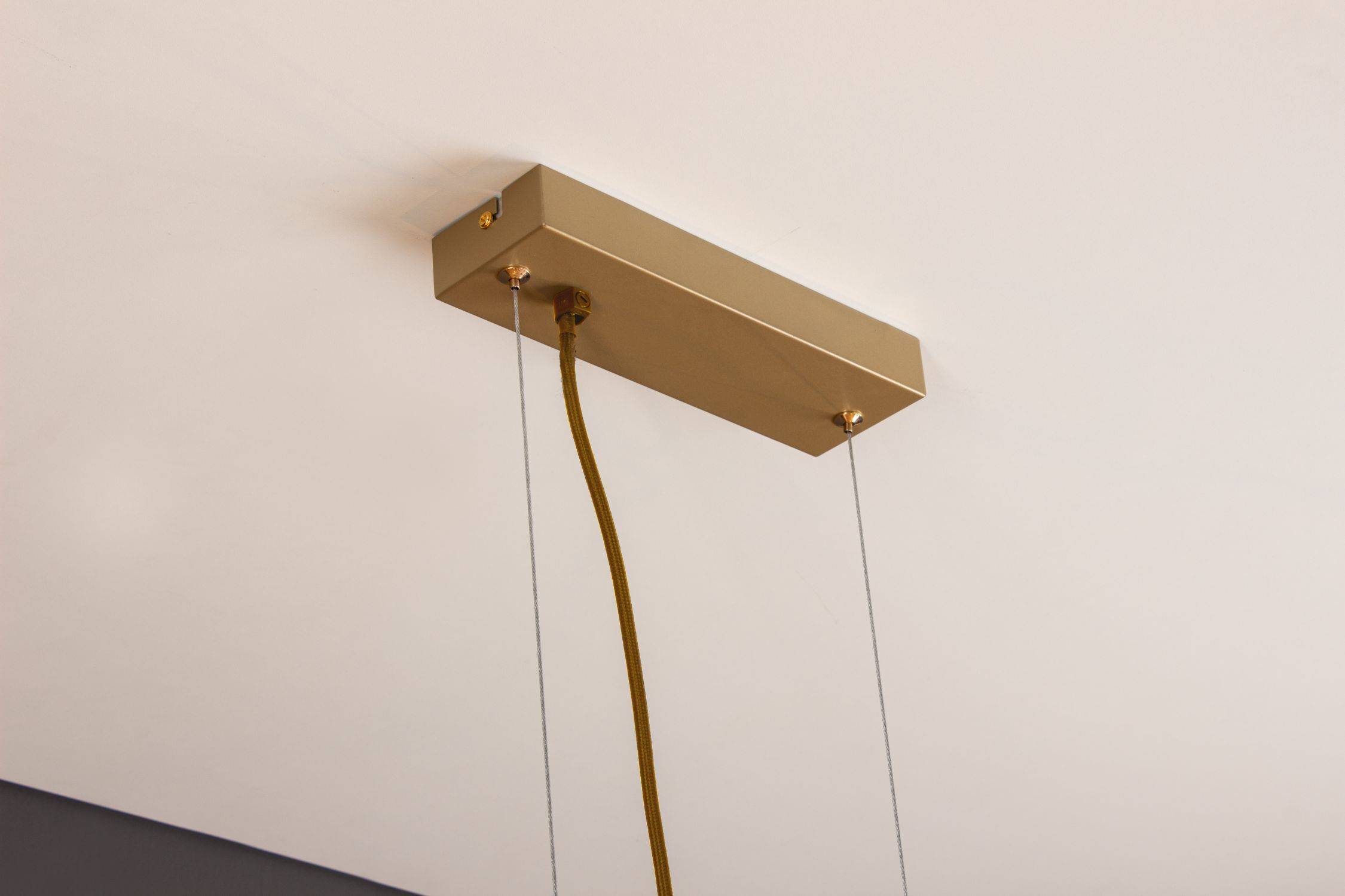 Hängelampe in Messing Champagner 144 cm G9 stylisch