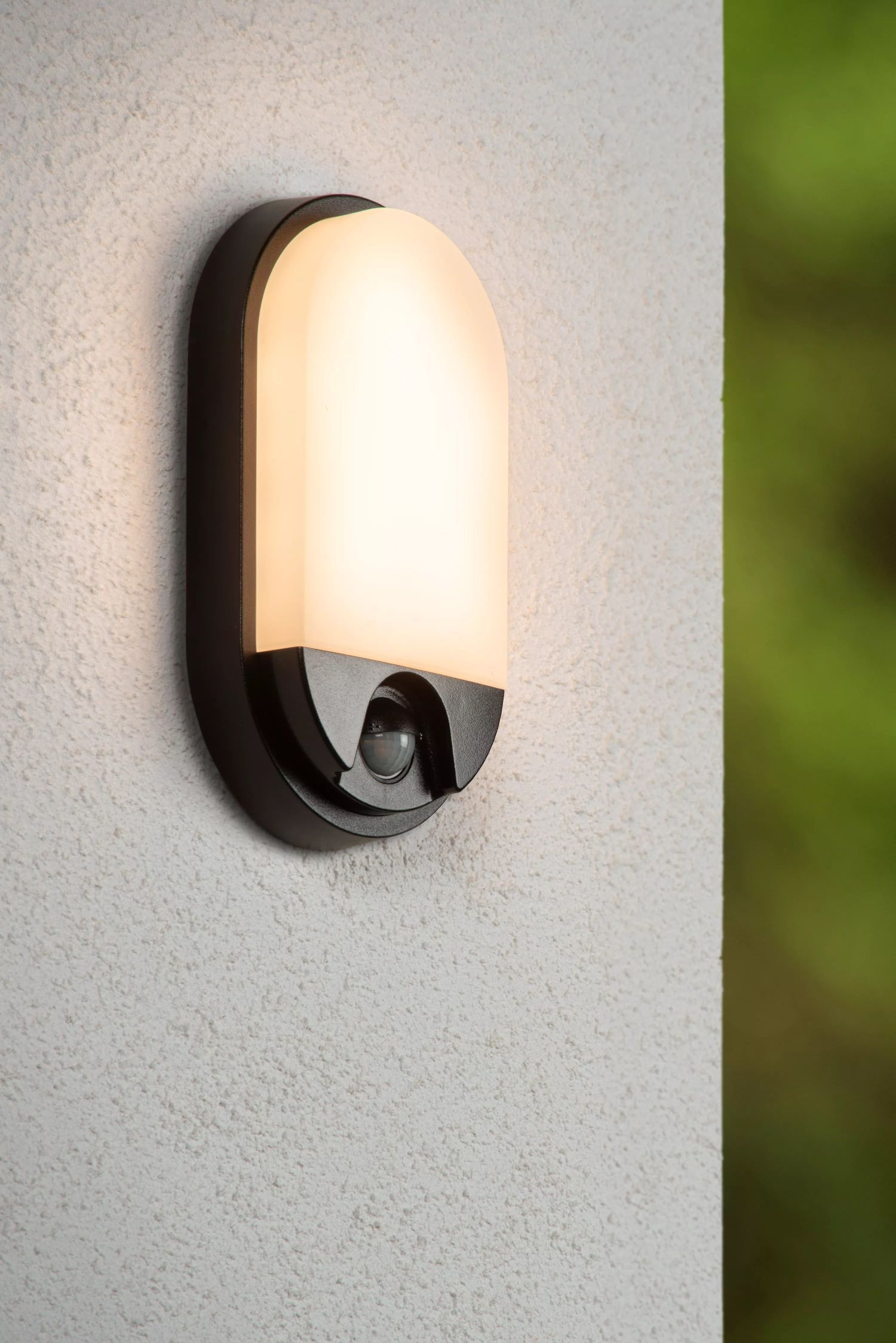 LED Wandleuchte mit Bewegungsmelder Schwarz IP54 3000 K