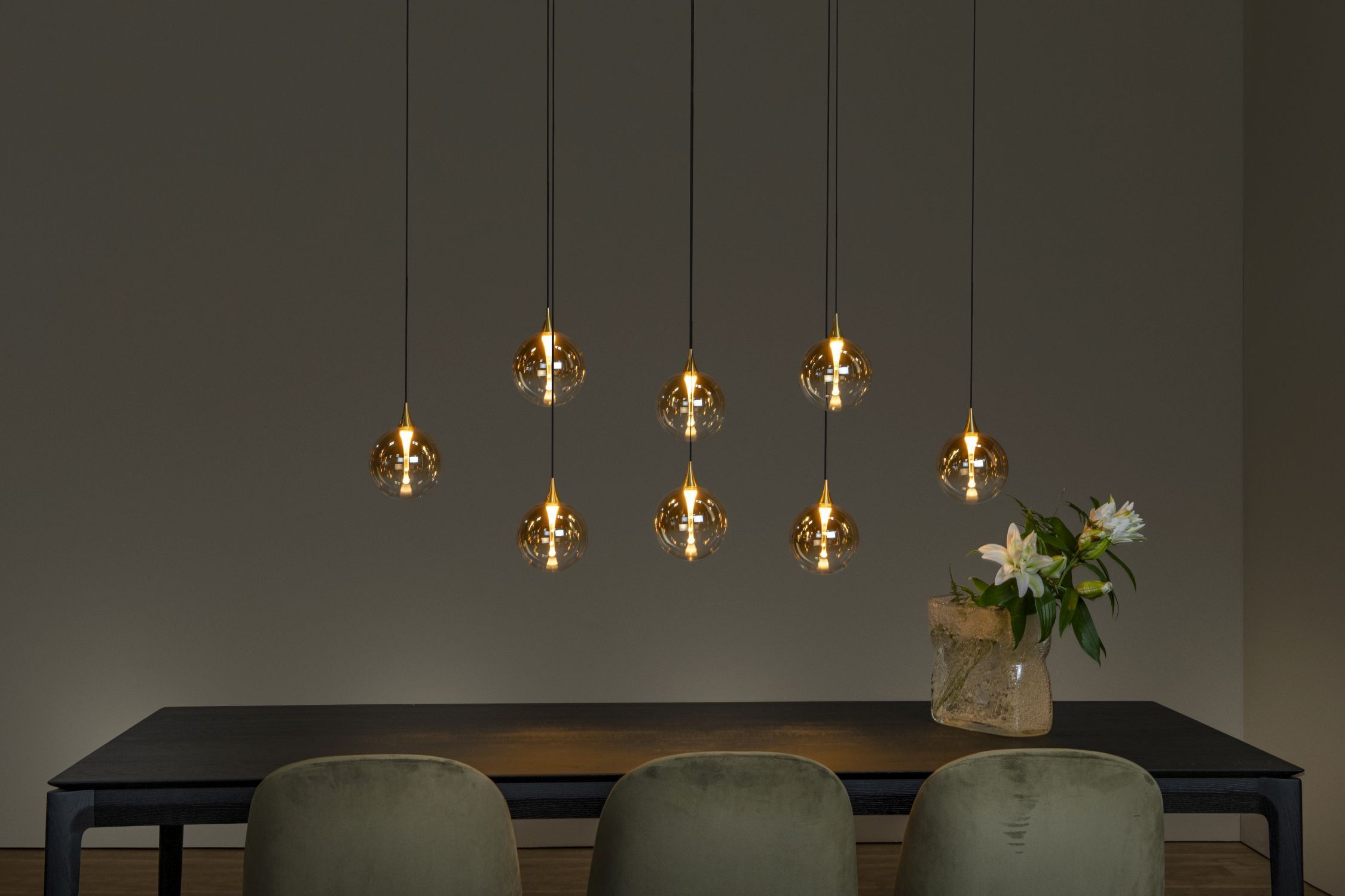 Hängeleuchte, Pendelleuchte, Glühbirnen, Tischlampe, Vasenarrangement