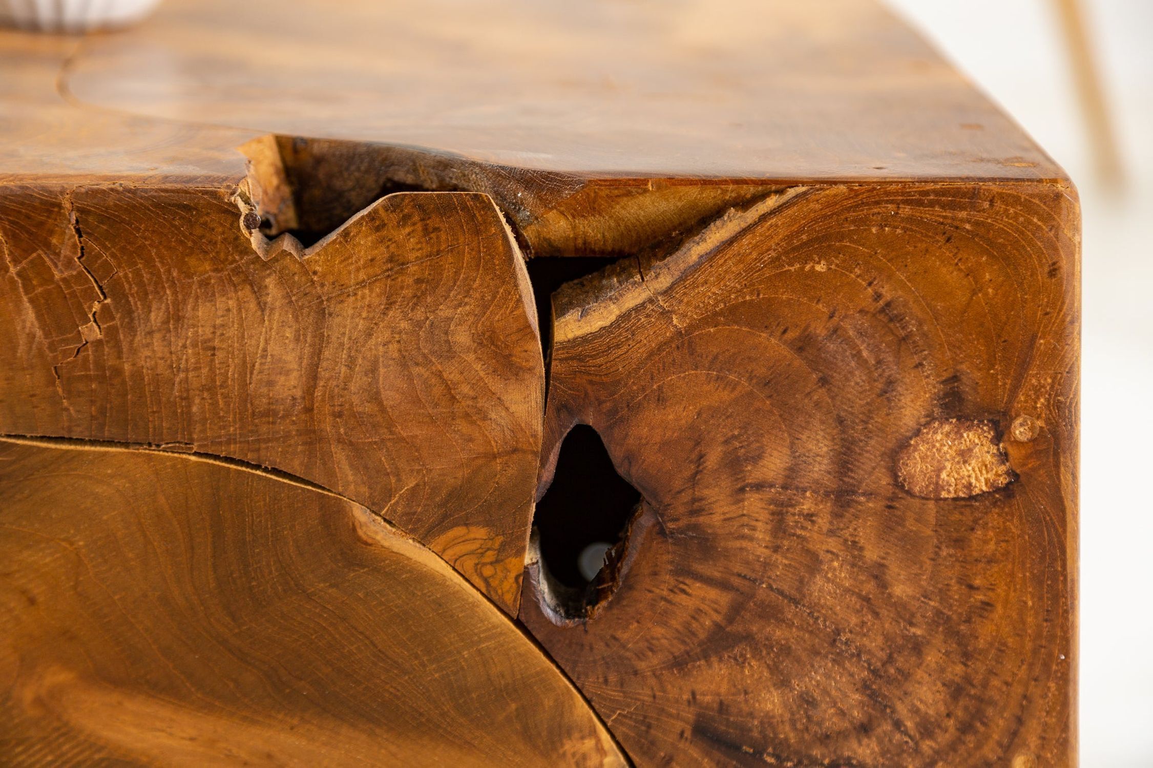 Holz, Hartholz, Gebeiztes Holz, Loch, Axt