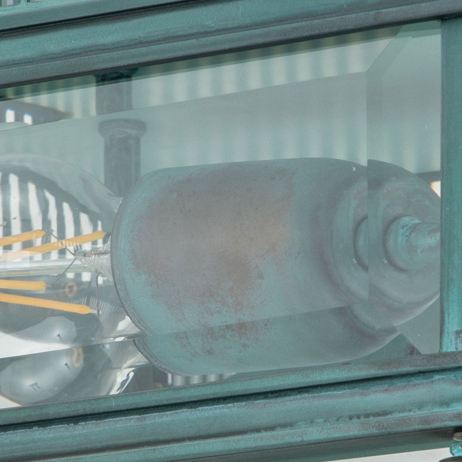 Lampenschirm, Industriell, Glas, grünes Metall, Glühbirne