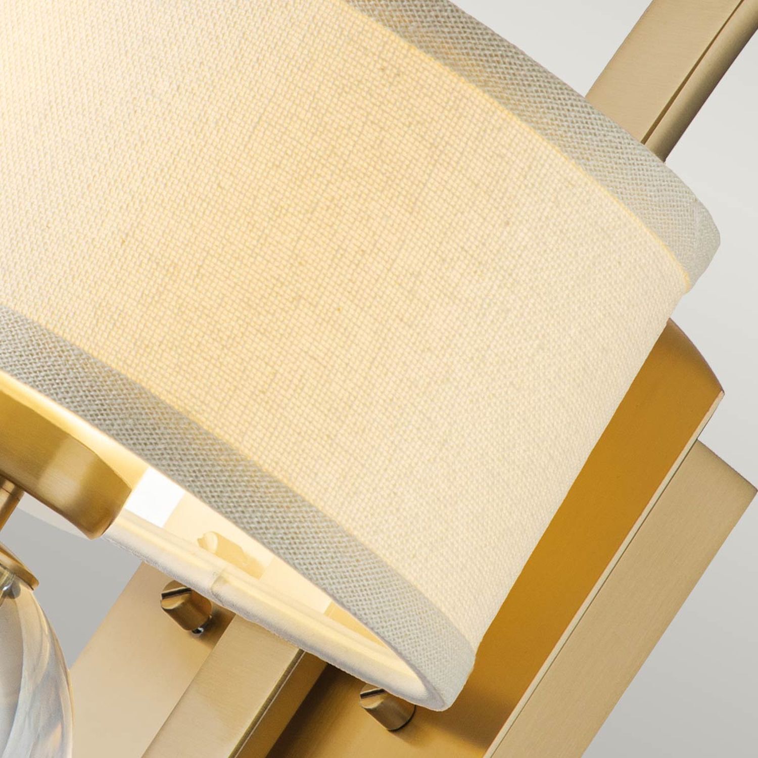 Wandlampe mit LED G9 in Messing Creme Stoffschirm