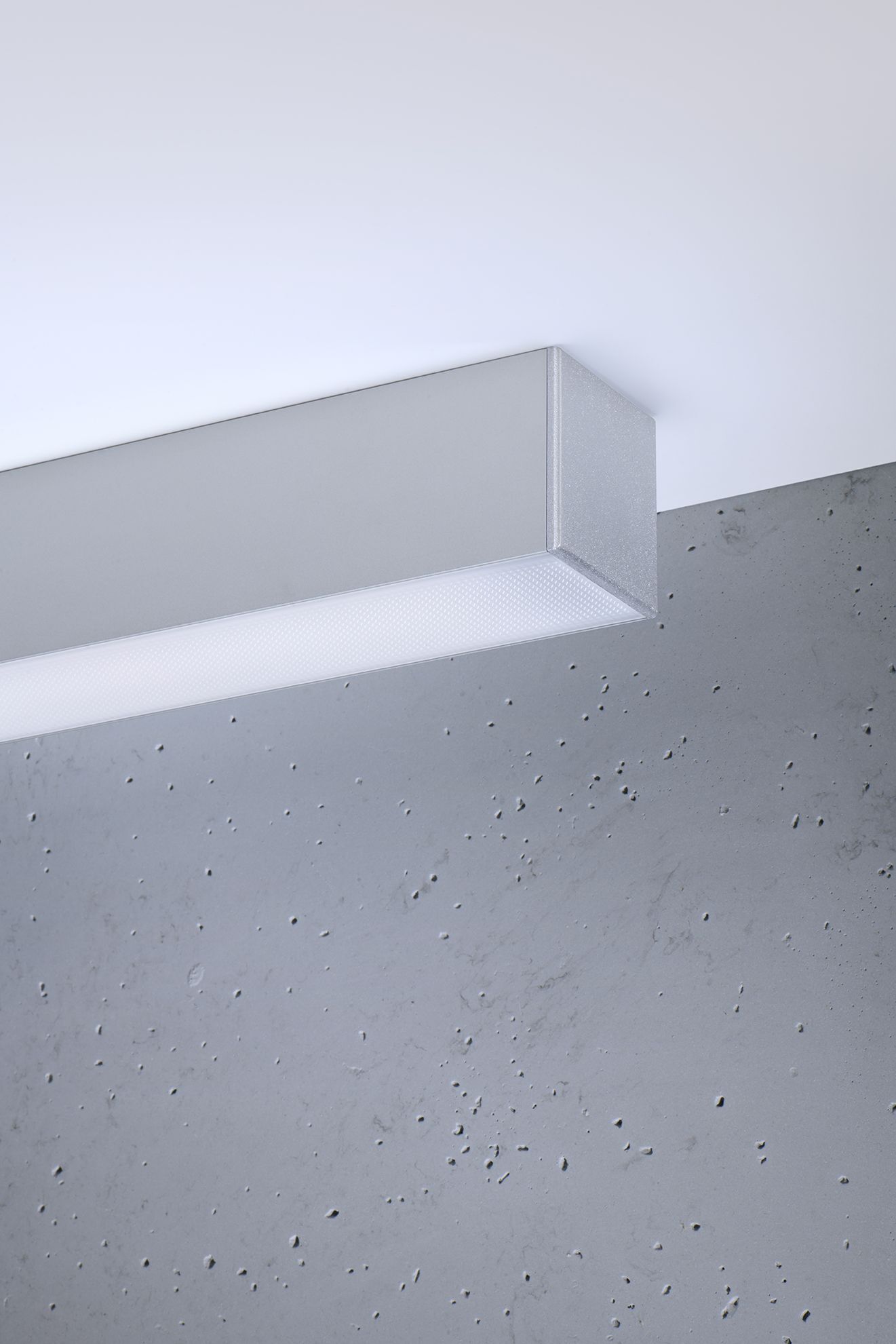 LED Deckenleuchte 150 cm 4000 K 4940 lm Grau Metall