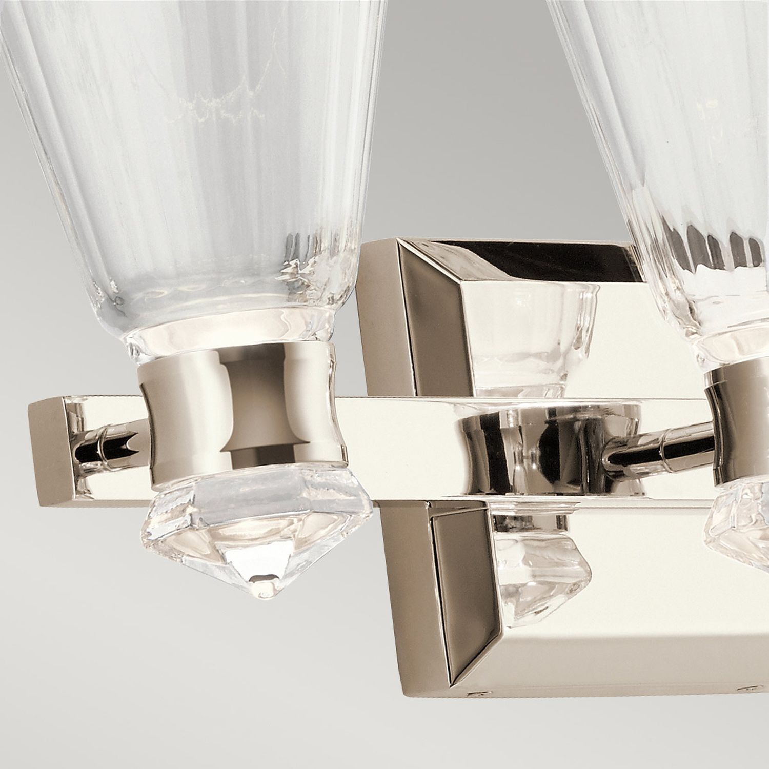 LED Wandlampe Bad IP44 60,8 cm lang Metall Glas 3000 K Leuchte, Elektrisches Gerät, Schalter