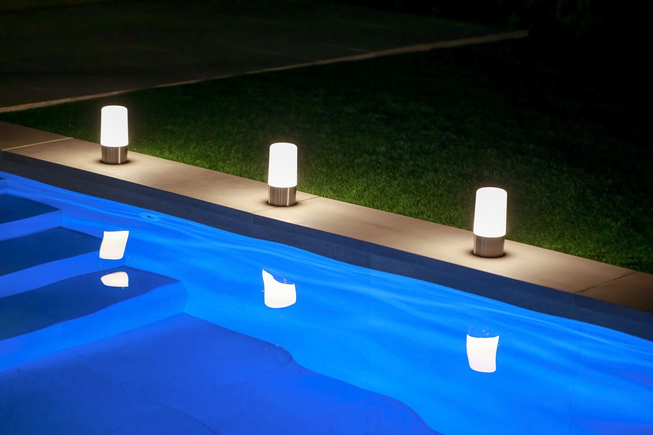 Beleuchtung, Schwimmbad, Wasser, Sprecher