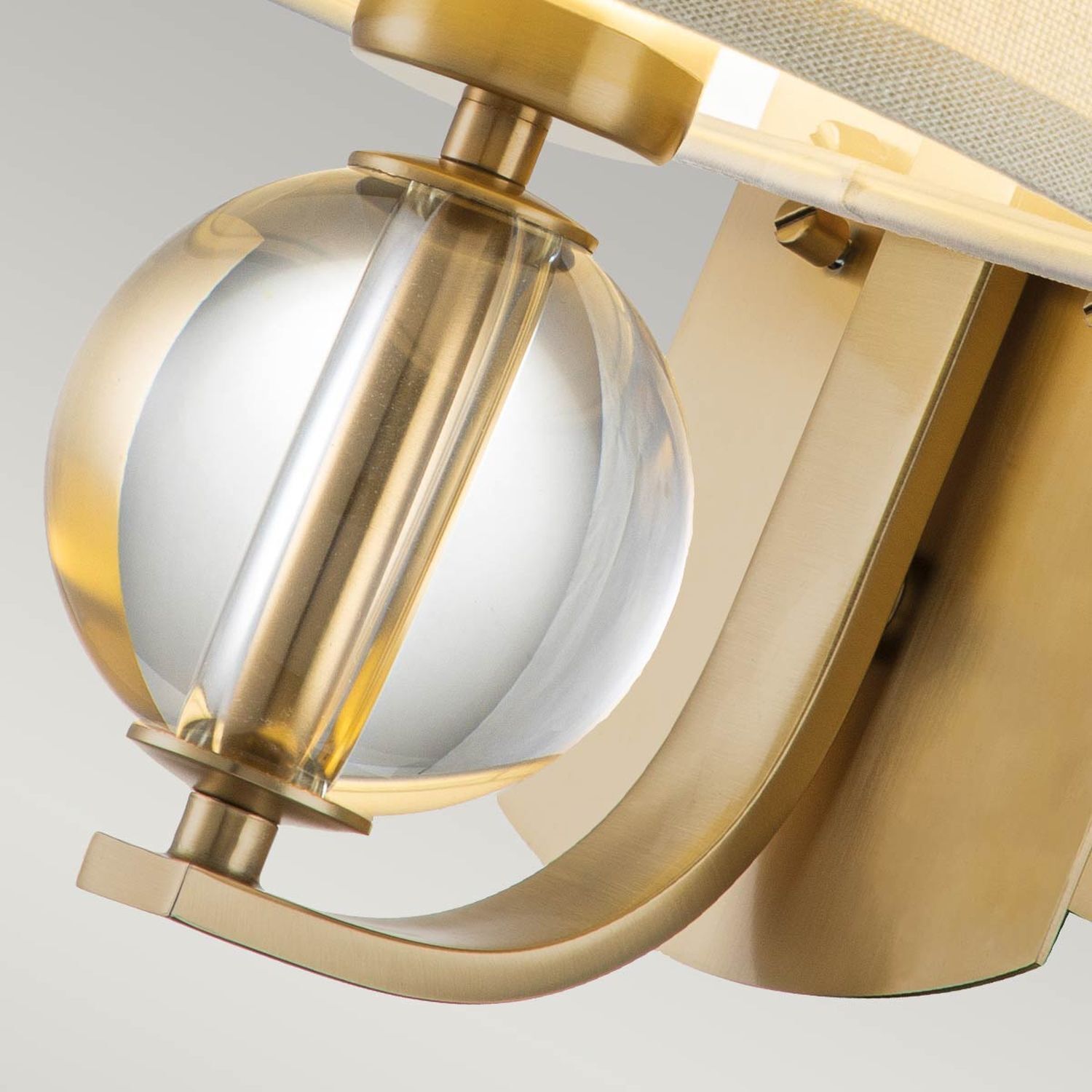 Wandlampe mit LED G9 in Messing Creme Stoffschirm