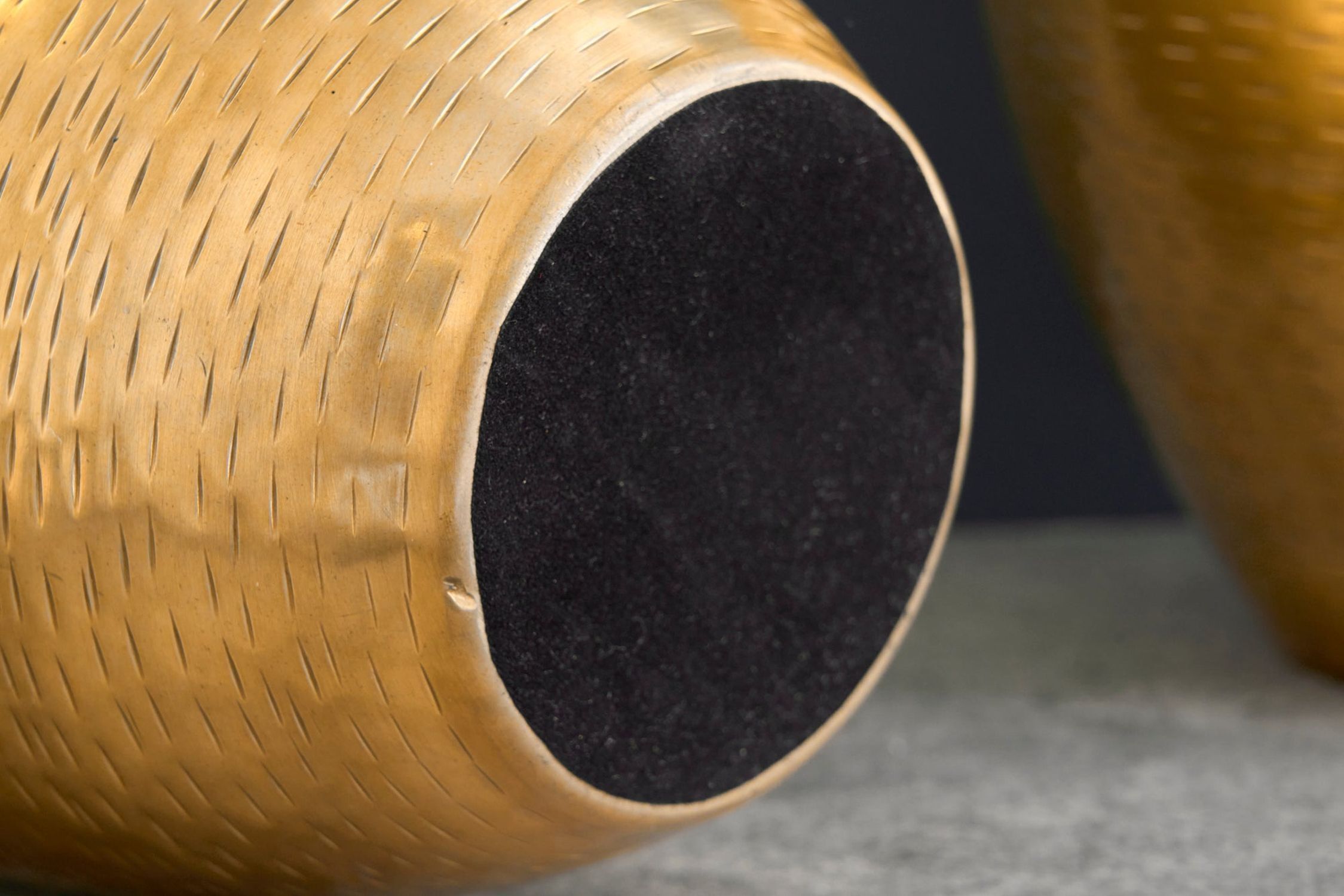 Deko Vase 2er Set Handarbeit Hammerschlag Unikat in Gold Deko Vase 2er Set Handarbeit Hammerschlag Unikat in Gold