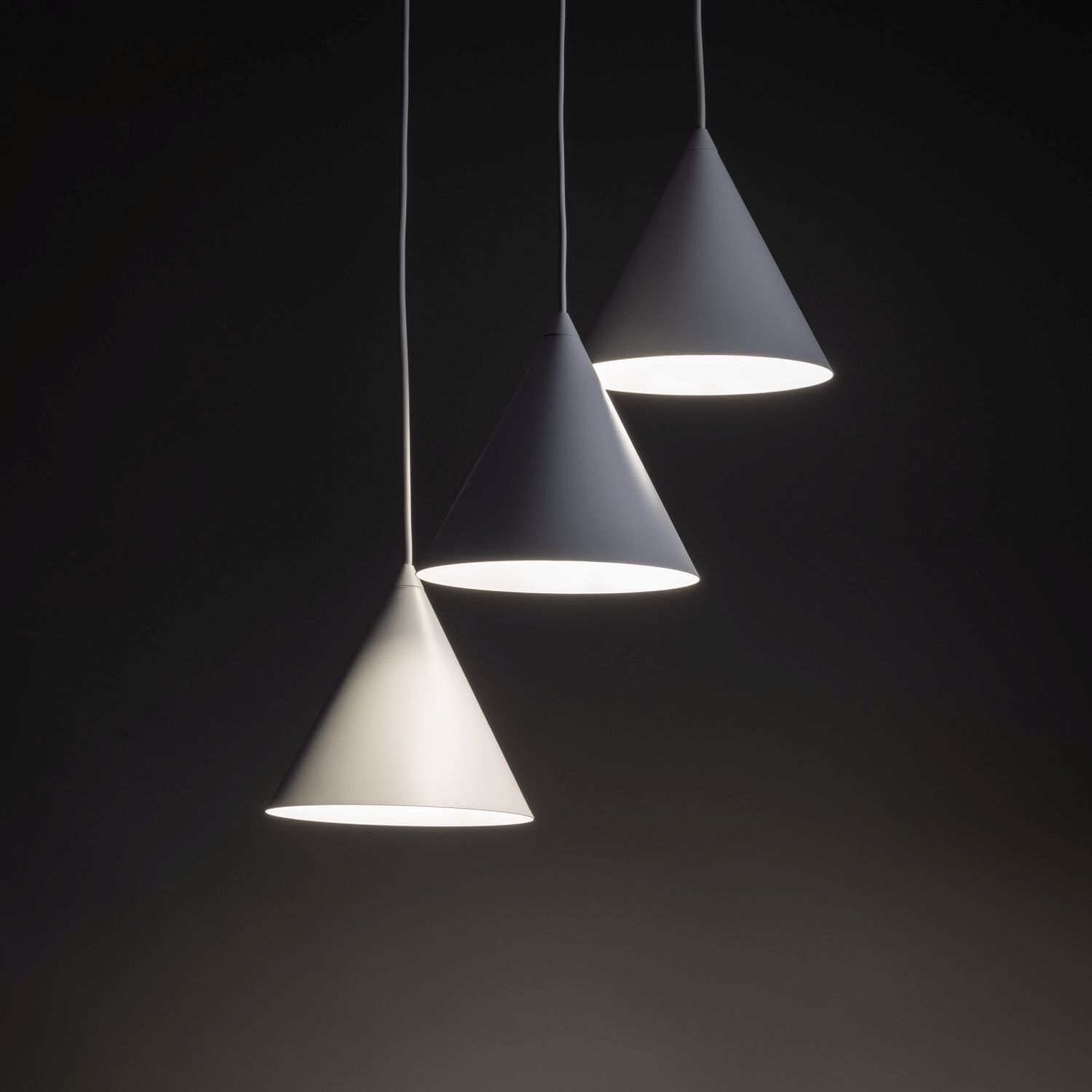 Hängelampe Weiß Metall Ø 42 cm 3-flammig Retro Design