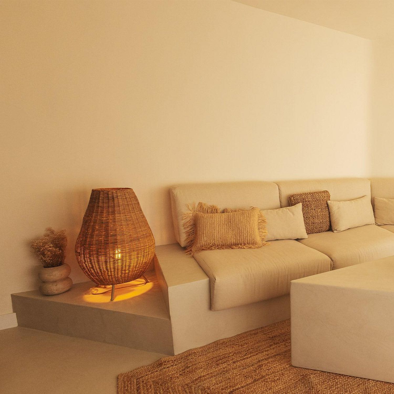 Tischleuchte Rattan 72 cm Dreibein Kabel Stecker E27 Lampe, Dekoration für Zuhause, Kissen, Couch, Mobiliar