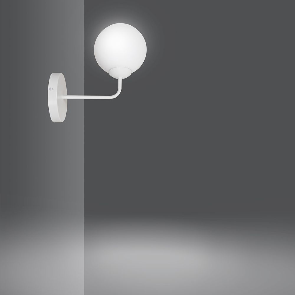 Weiße Wandlampe Modern Glas Kugel E14 SENARA Wohnzimmer