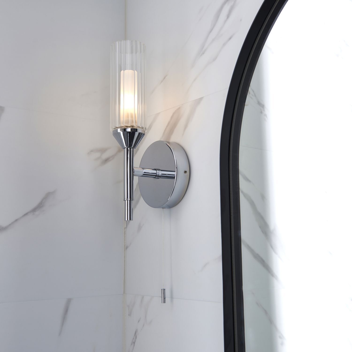 Wandleuchte mit Schalter IP44 Chrom Weiß Glas Metall Bad G9