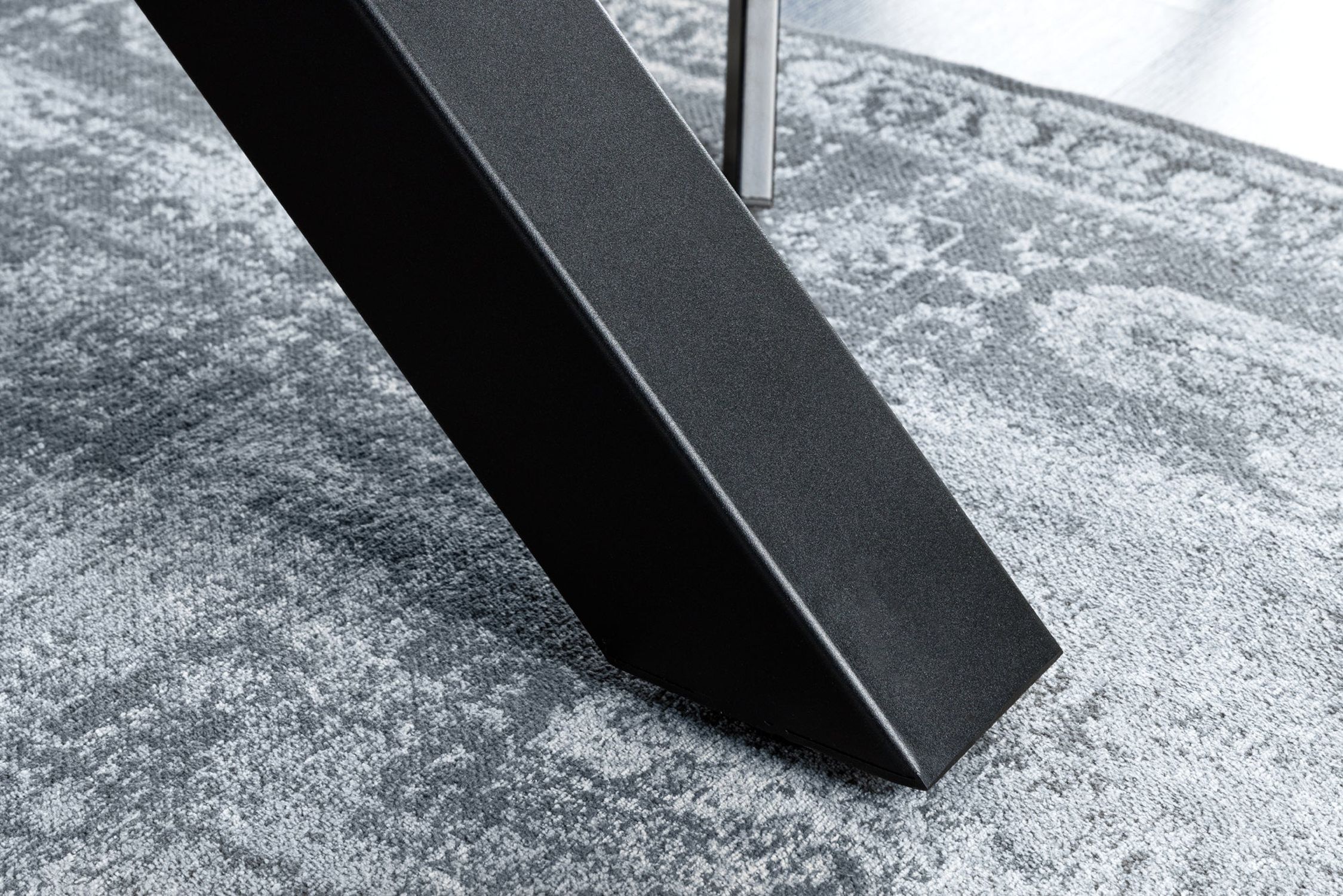 Esstisch in Grau Schwarz 180 x 90 cm Baumkante Fußboden, Bodenbeläge