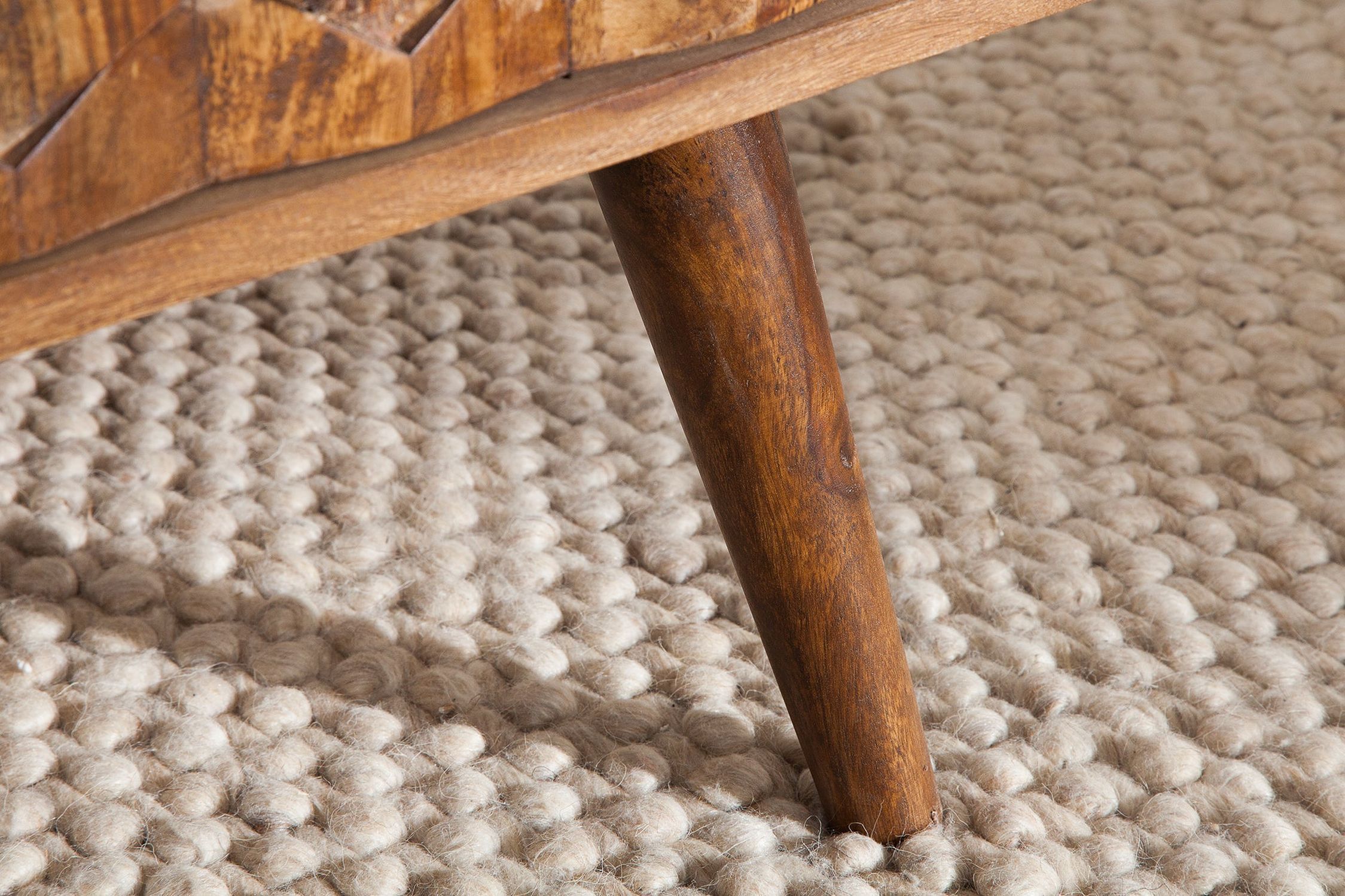 Couchtisch mit Schublade Sheesham Holz in Natur 110x60 cm Dekoration für Zuhause, Teppich, Axt, Werkzeug, Waffe