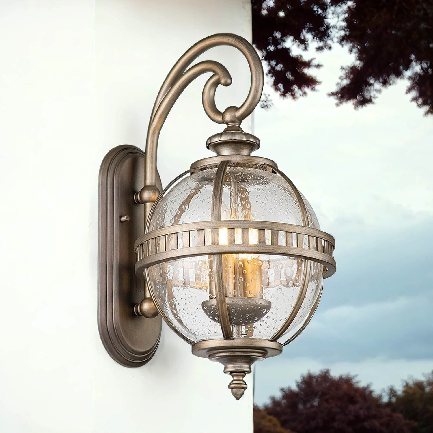 Außenwandleuchte, Laterne, Glaskugel, Metallfinish, Beleuchtung