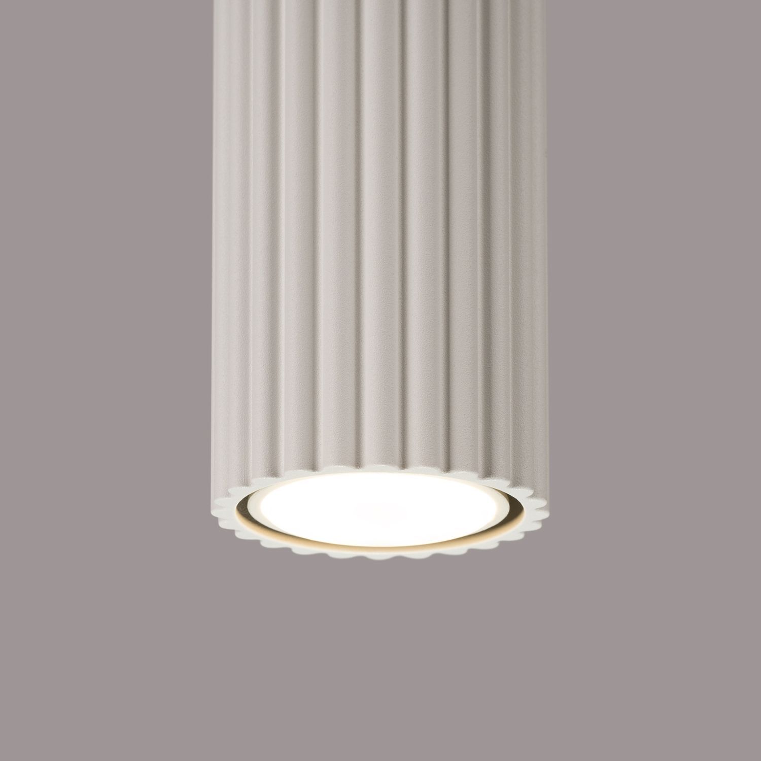 Aufbauspot GU10 in Creme Ø 6,5 cm H: 30 cm schmal BERTA