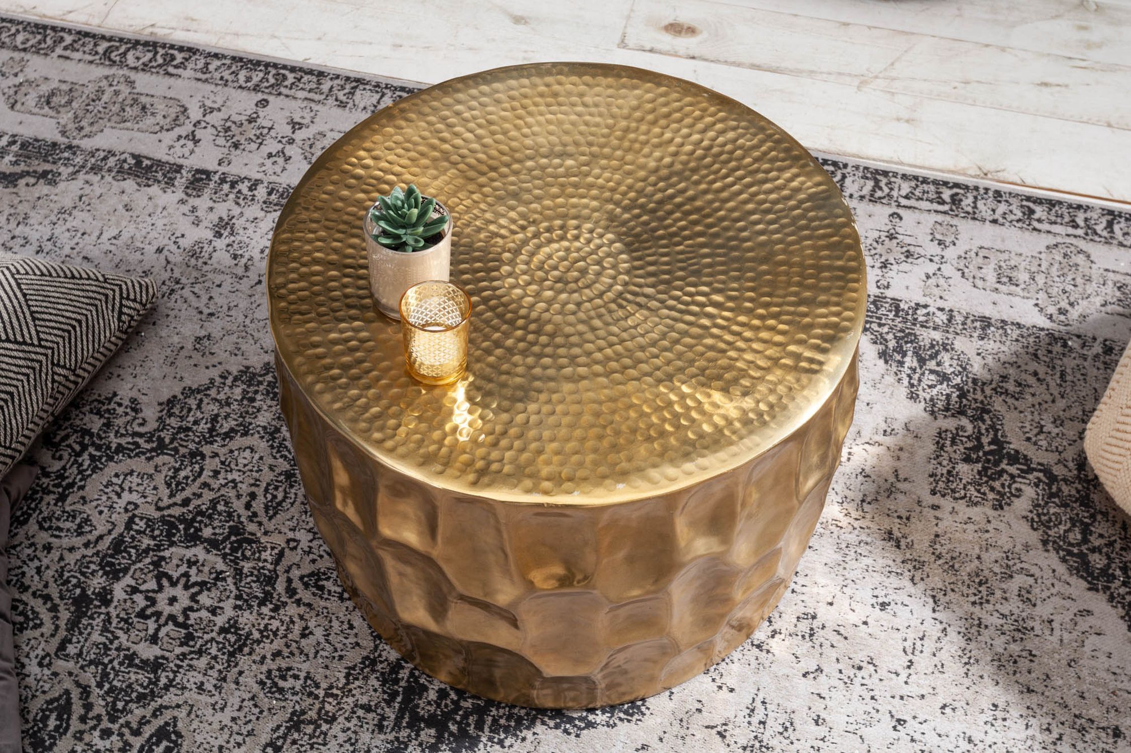 Couchtisch Aluminium in Gold 53 x 53 cm Handarbeit
