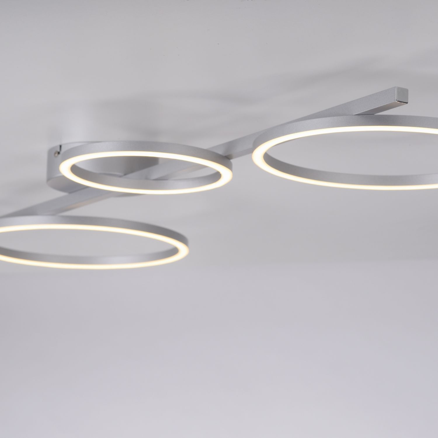 Weiße LED Deckenlampe Metall 120 cm länglich 3000 K