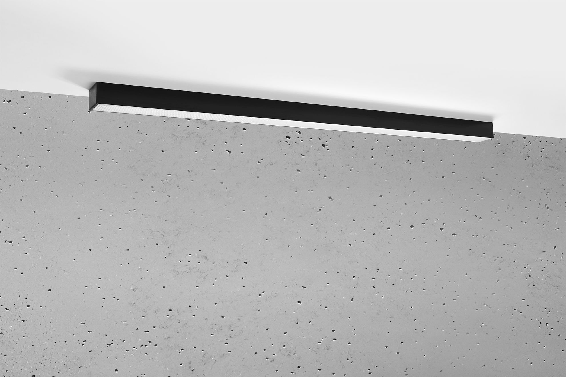 LED Deckenleuchte Schwarz L: 118 cm H: 6 cm 3000 K